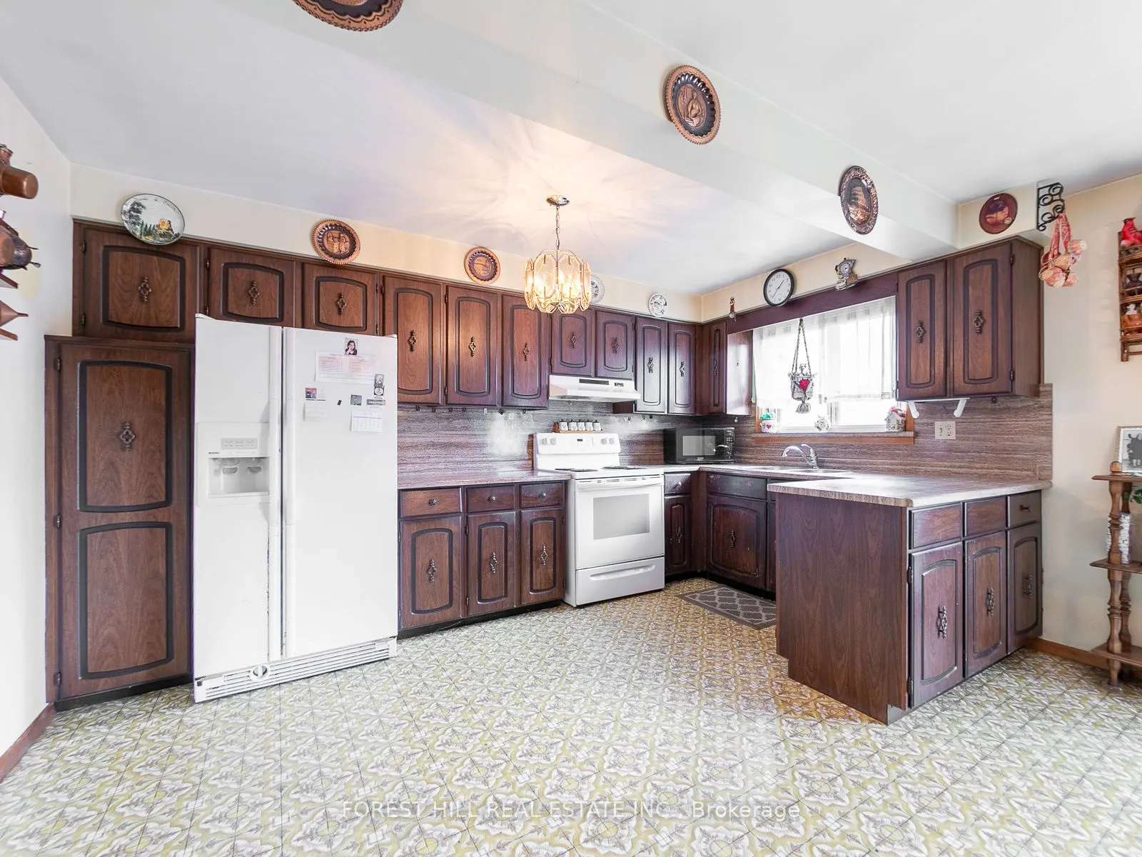 221 Elgin Mills Road W