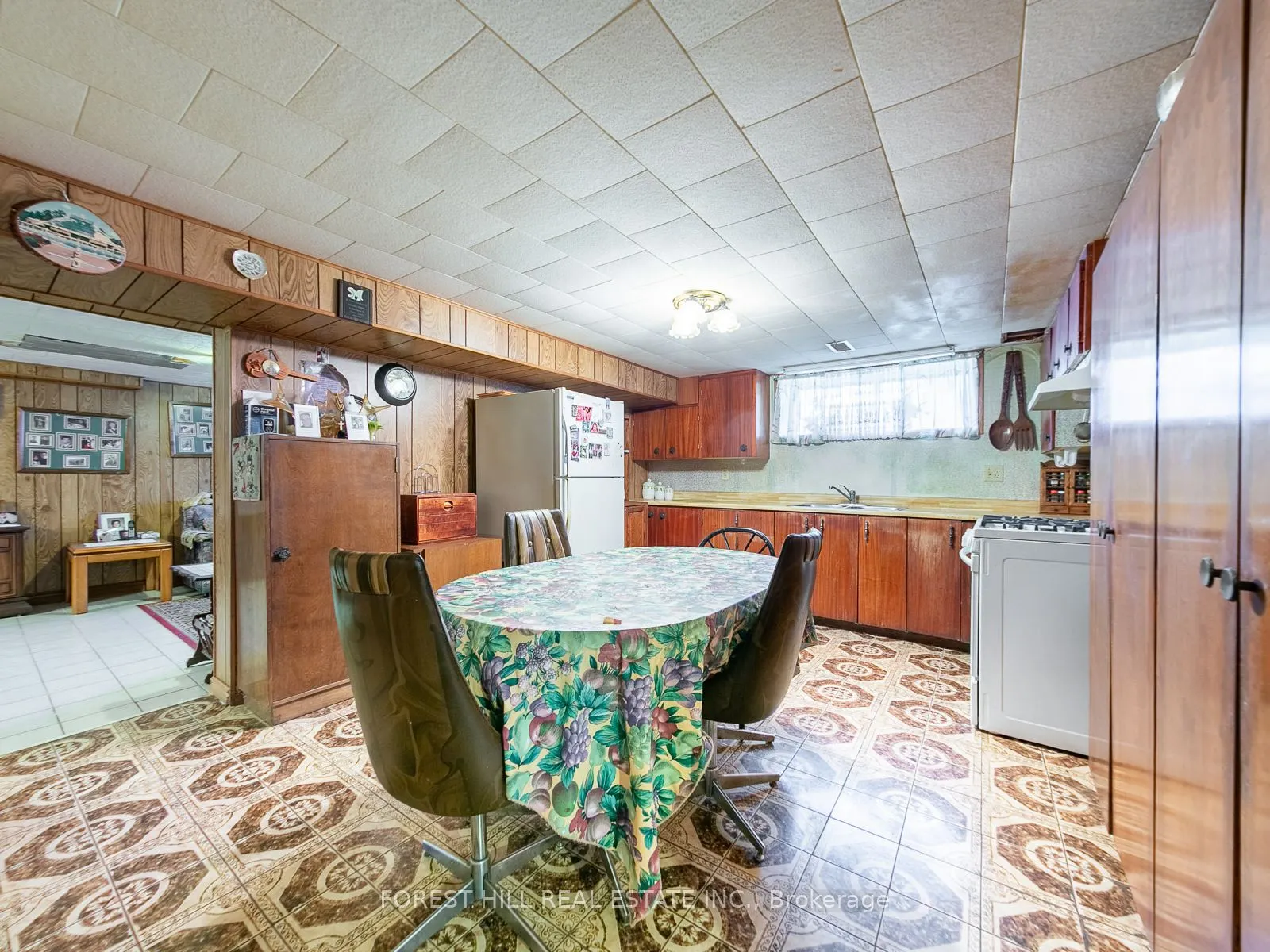 221 Elgin Mills Road W