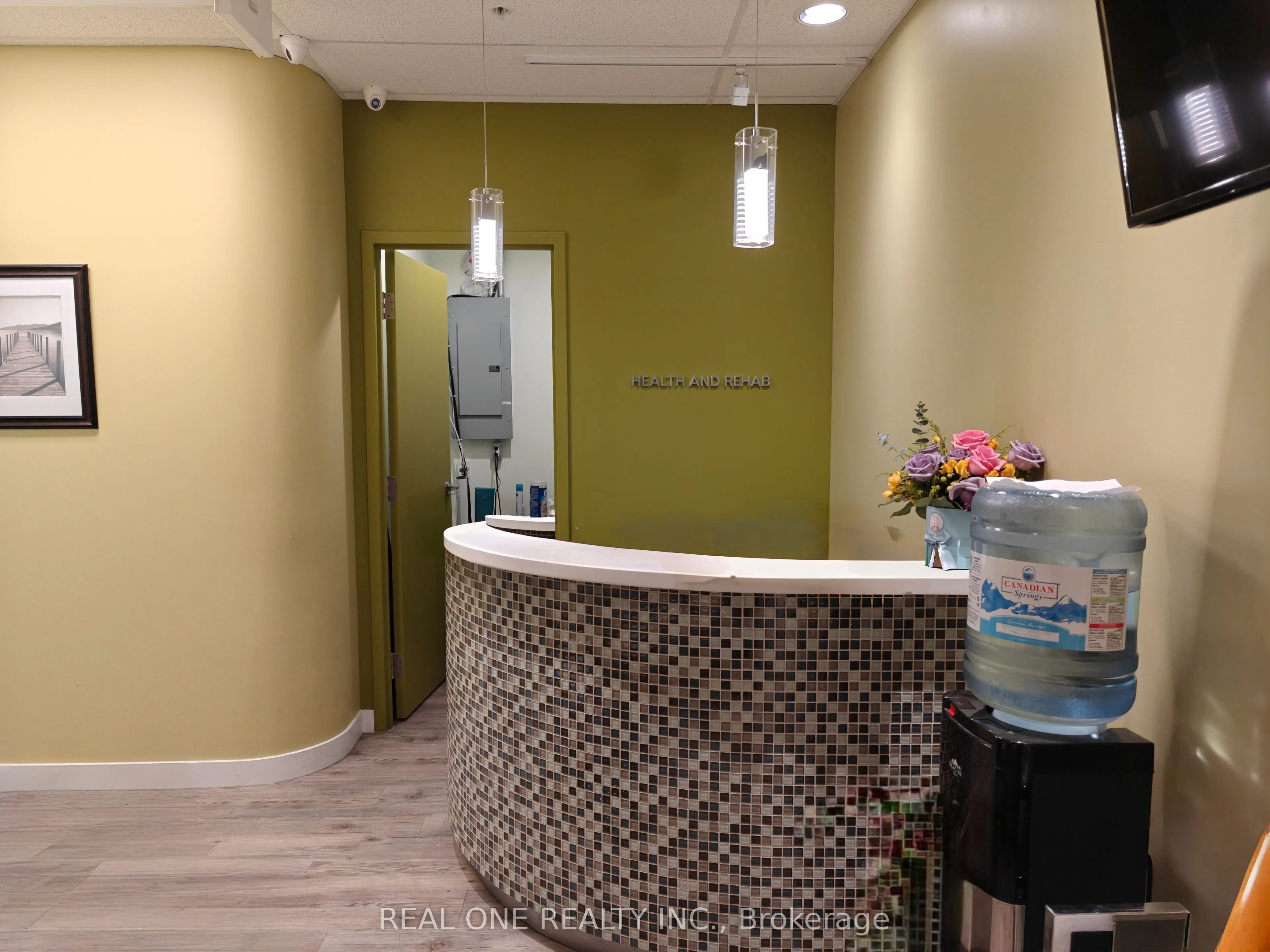 7191 Yonge Street, #204