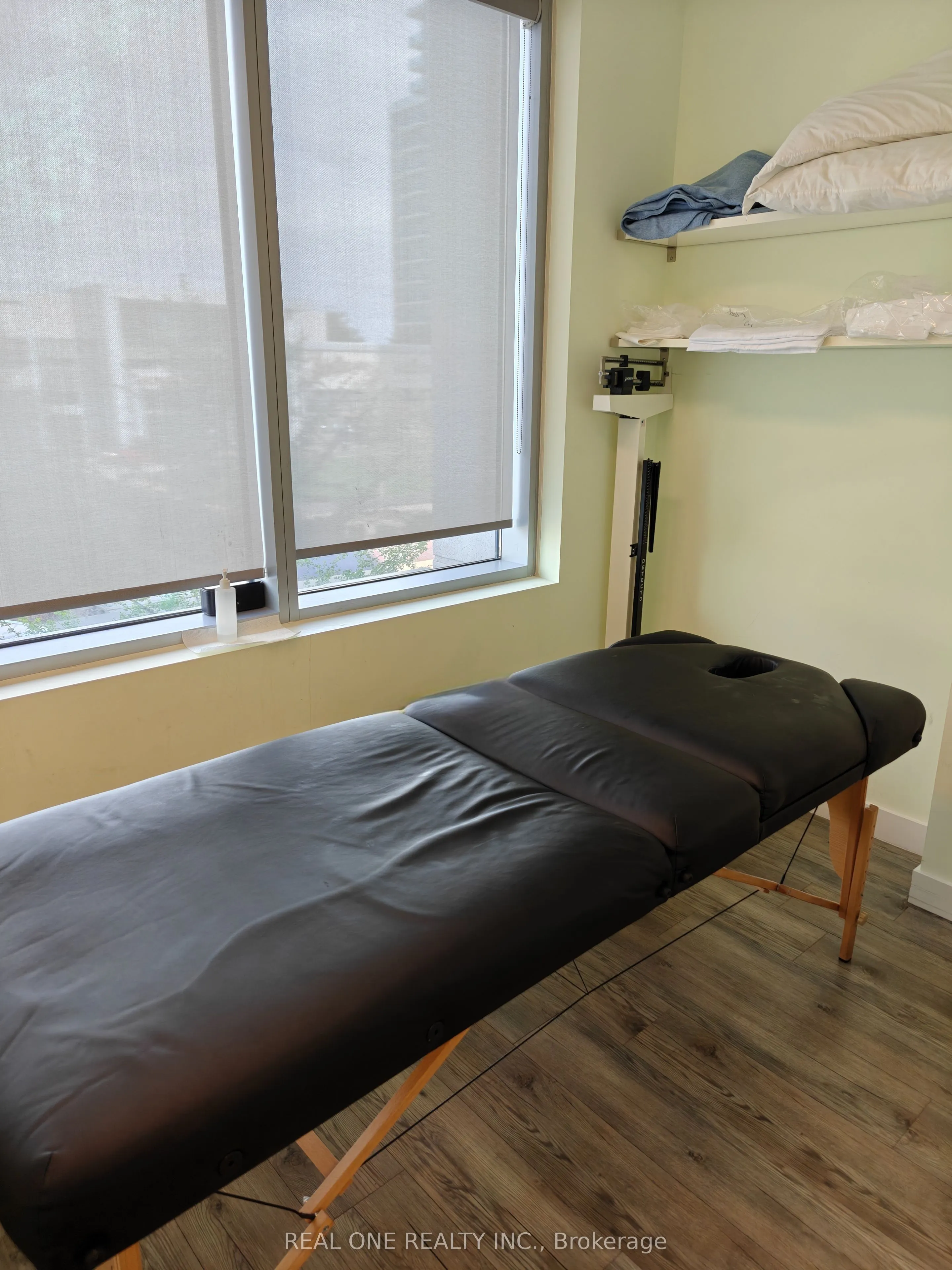 7191 Yonge Street, #204