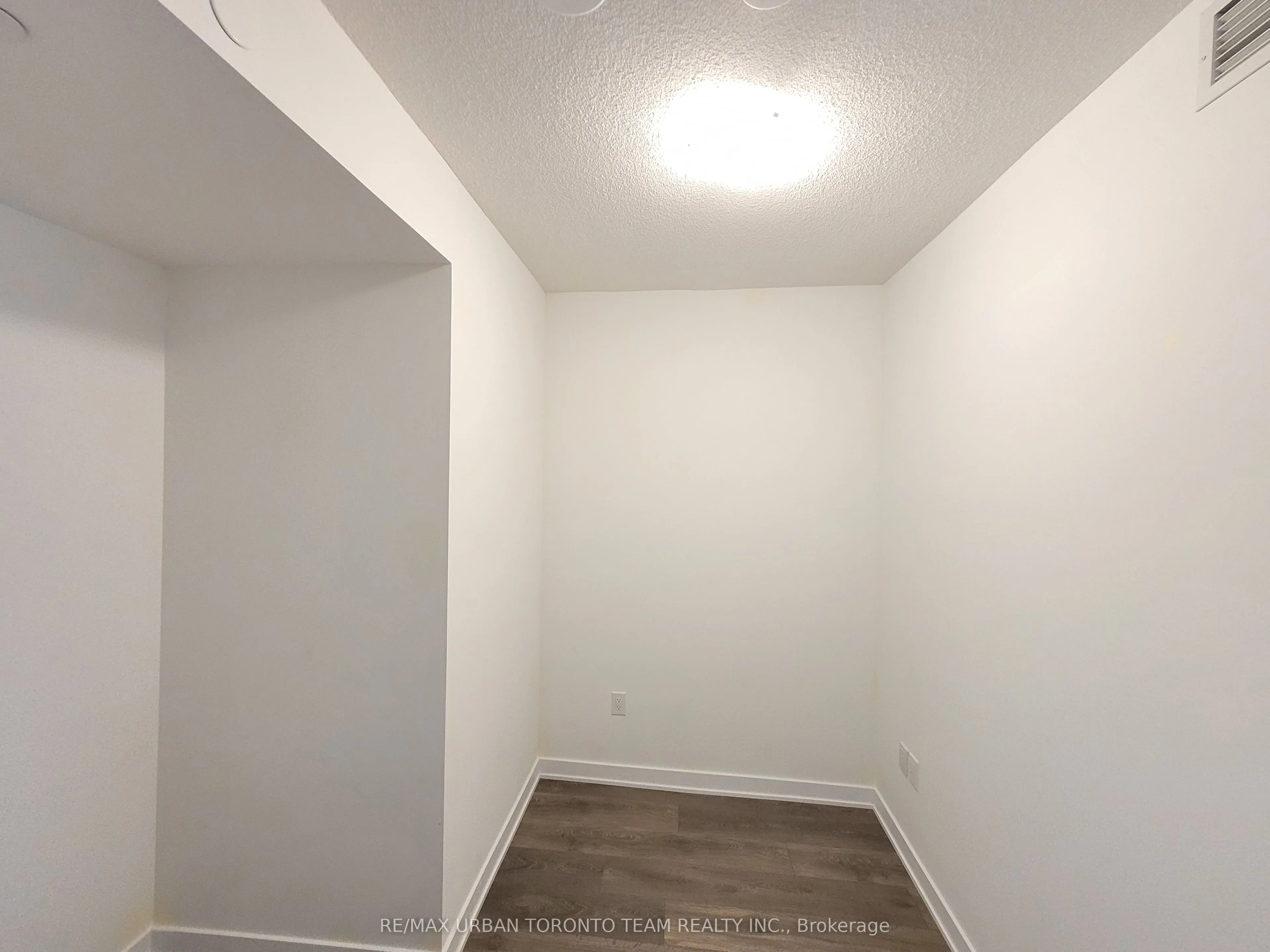 10 Honeycrisp Crescent #907