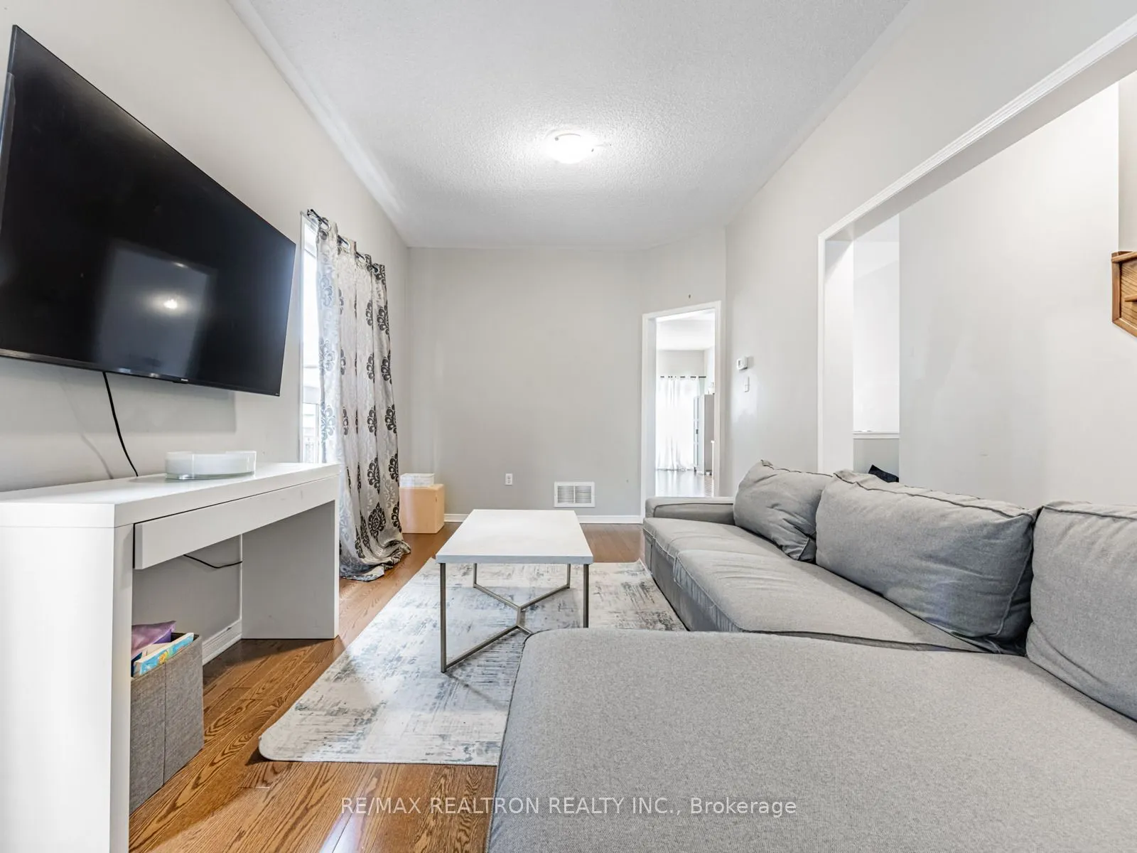27 Tuscana Boulevard