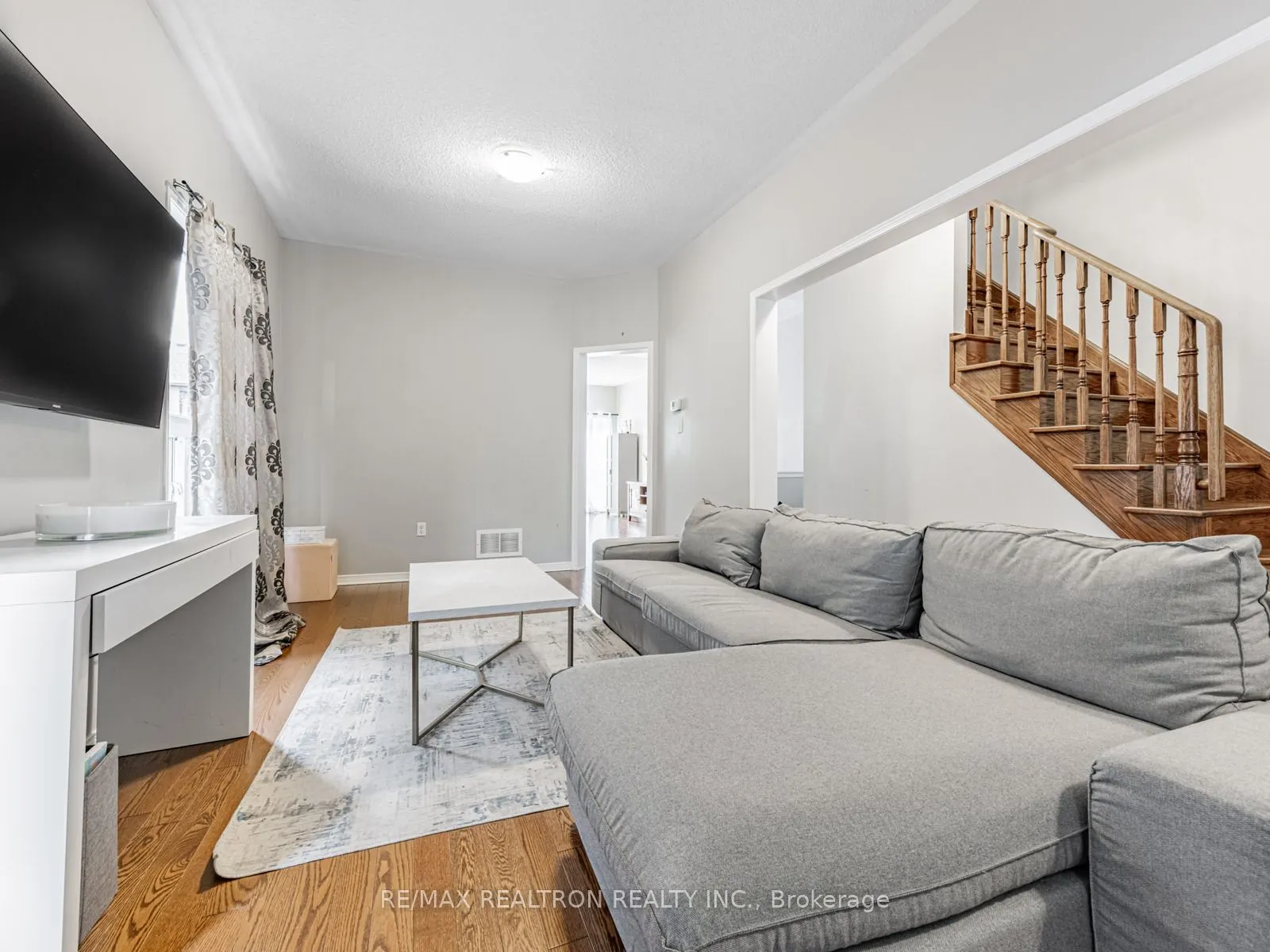 27 Tuscana Boulevard