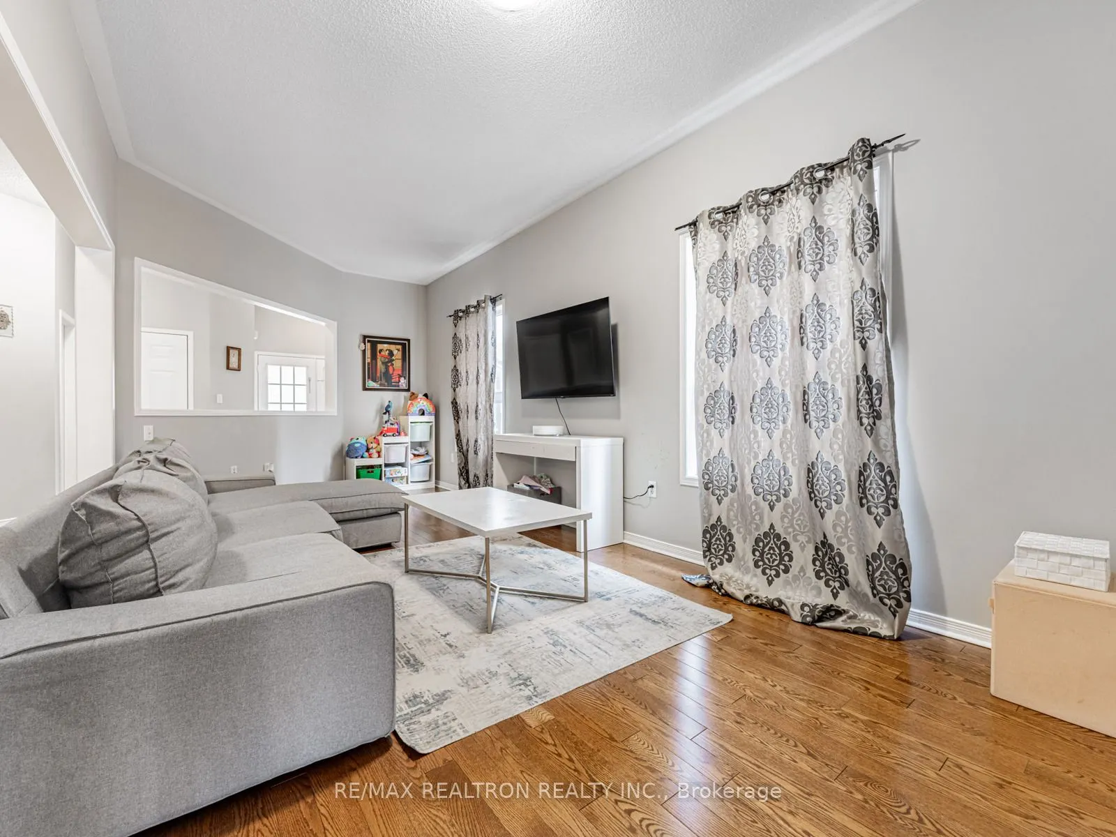 27 Tuscana Boulevard