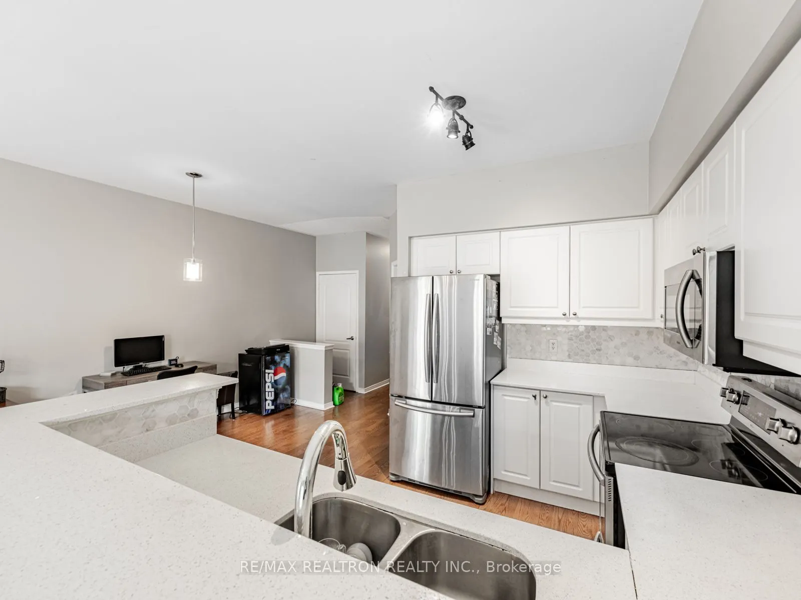 27 Tuscana Boulevard