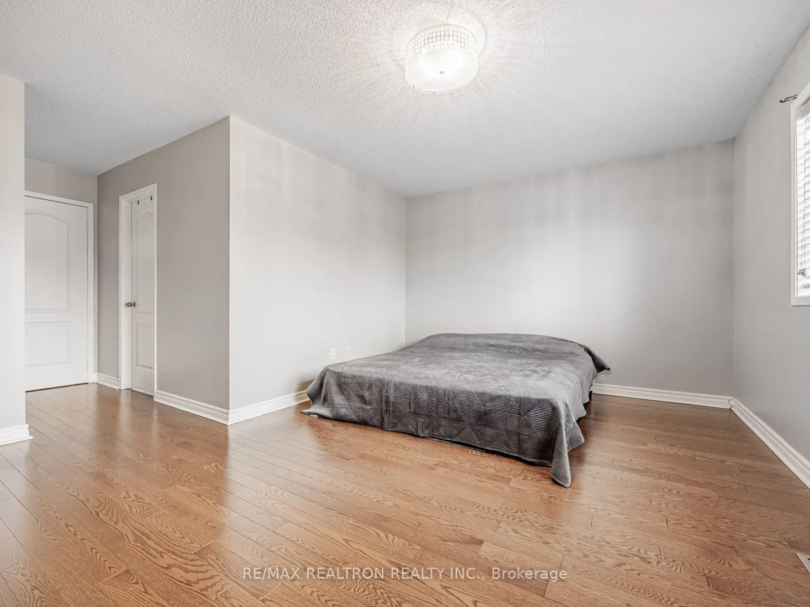 27 Tuscana Boulevard