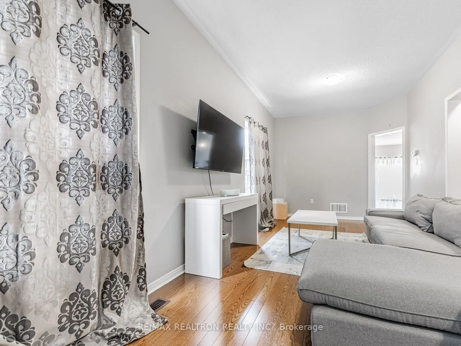 27 Tuscana Boulevard