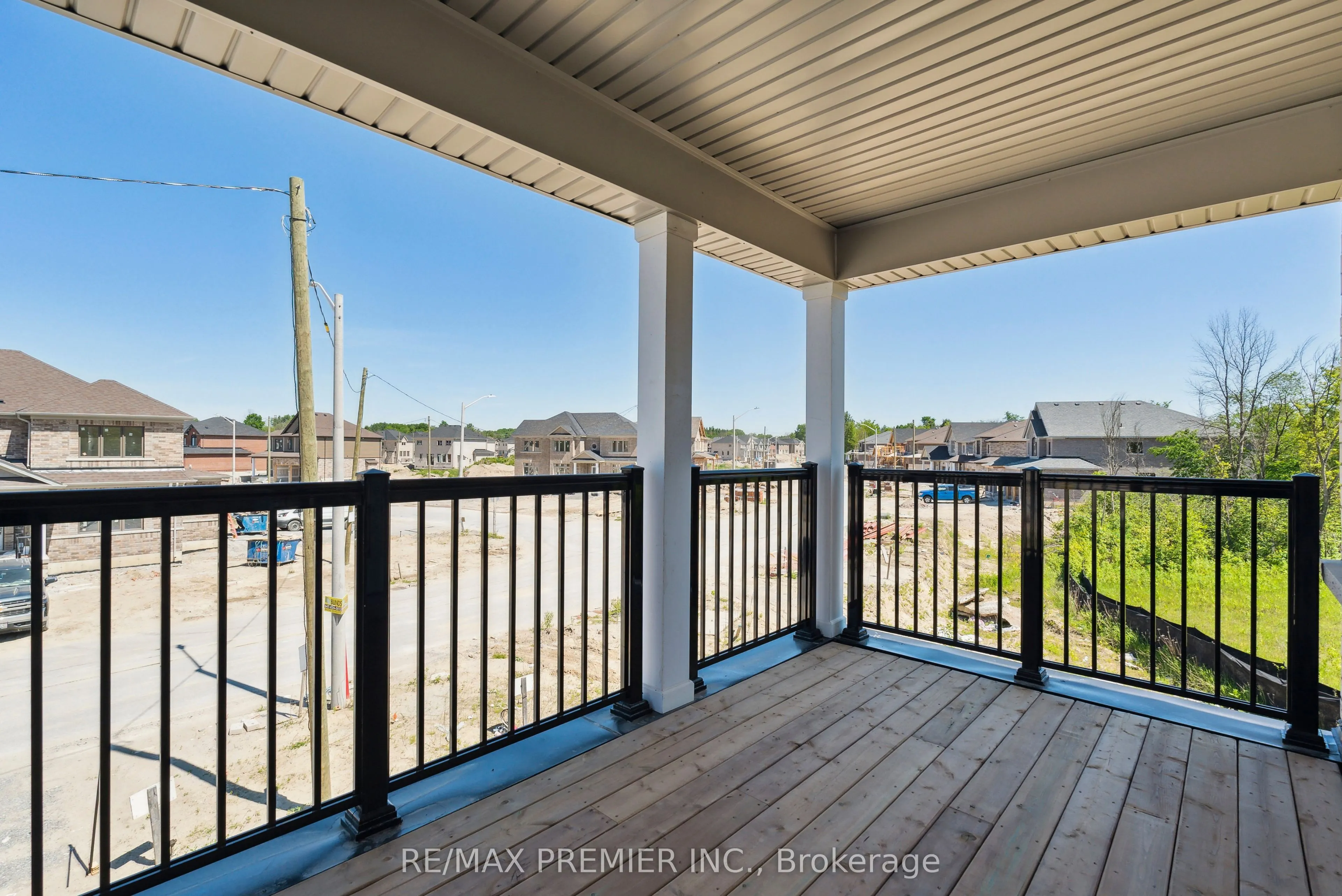 52 Baycroft Boulevard