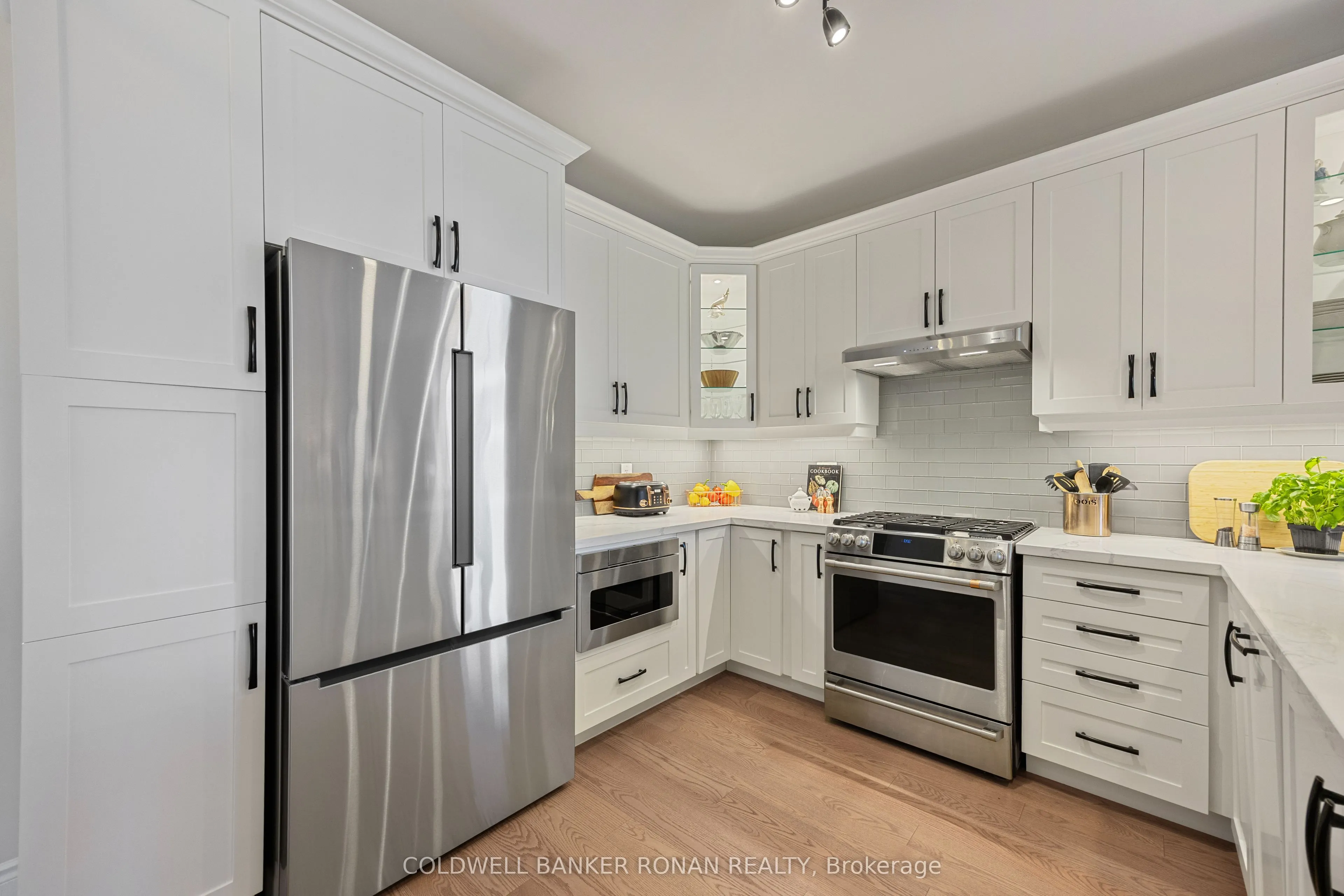 114 Summerhill Drive, #20