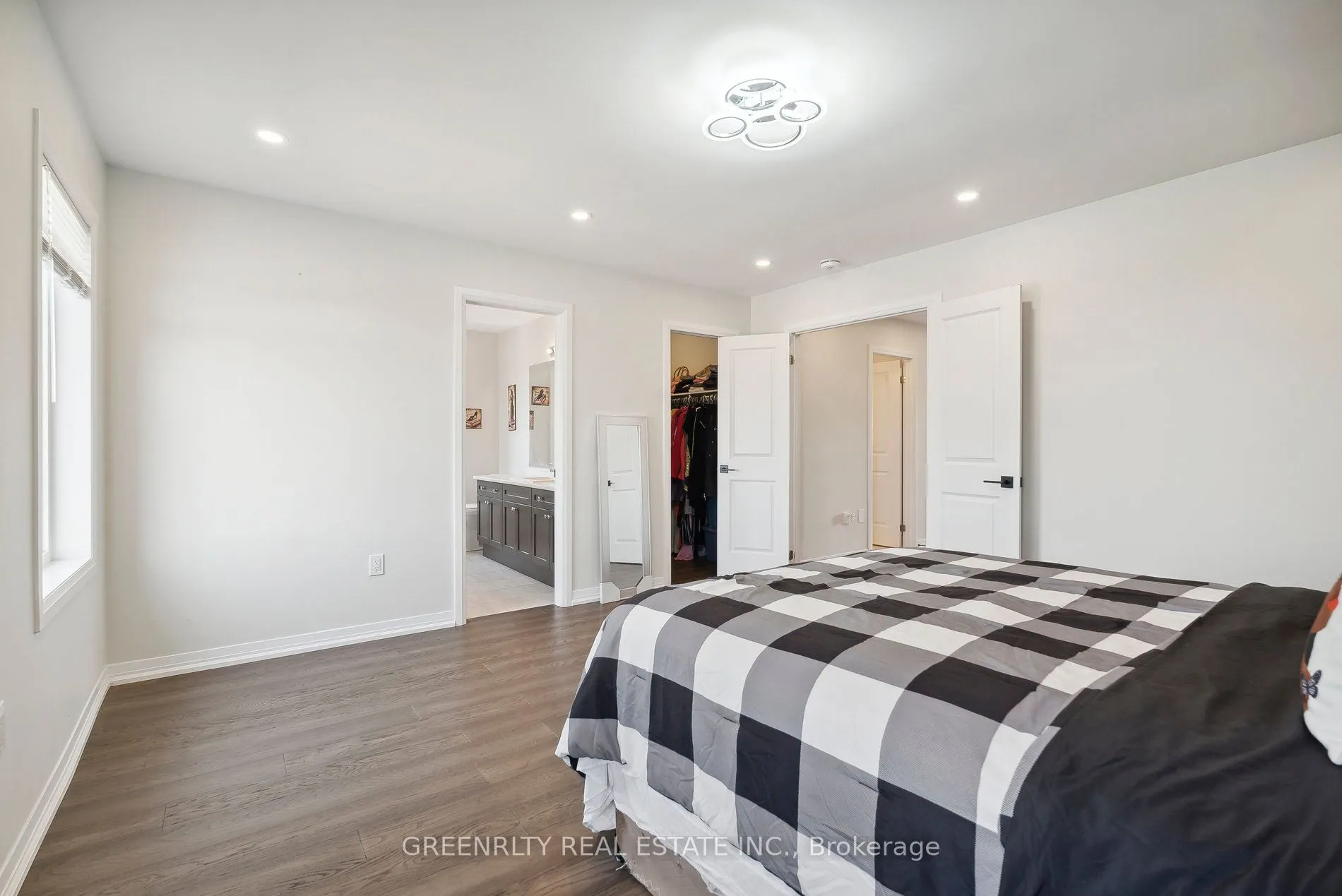28 Casserley Crescent
