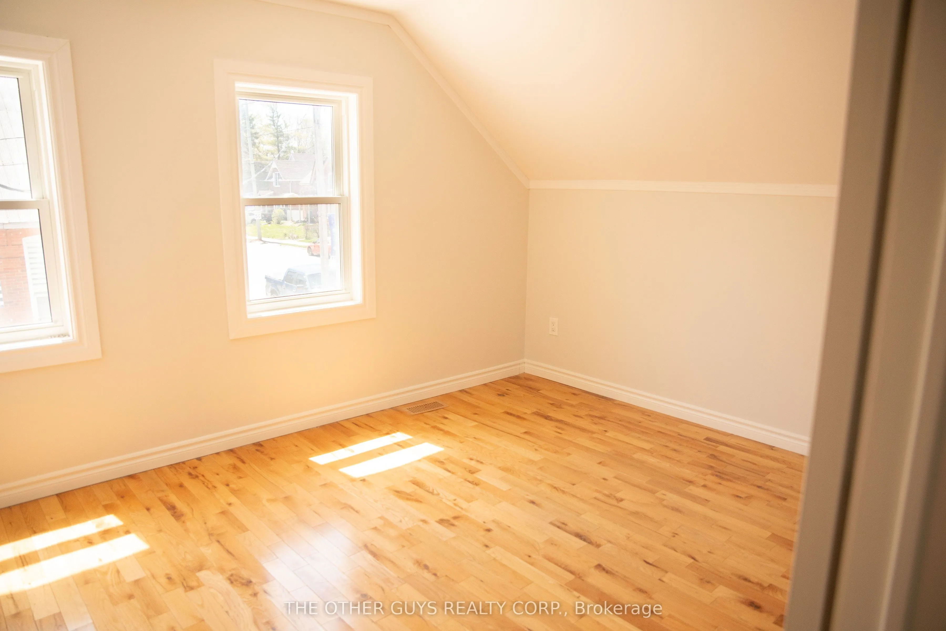 244 BARRIE Street, #Upper