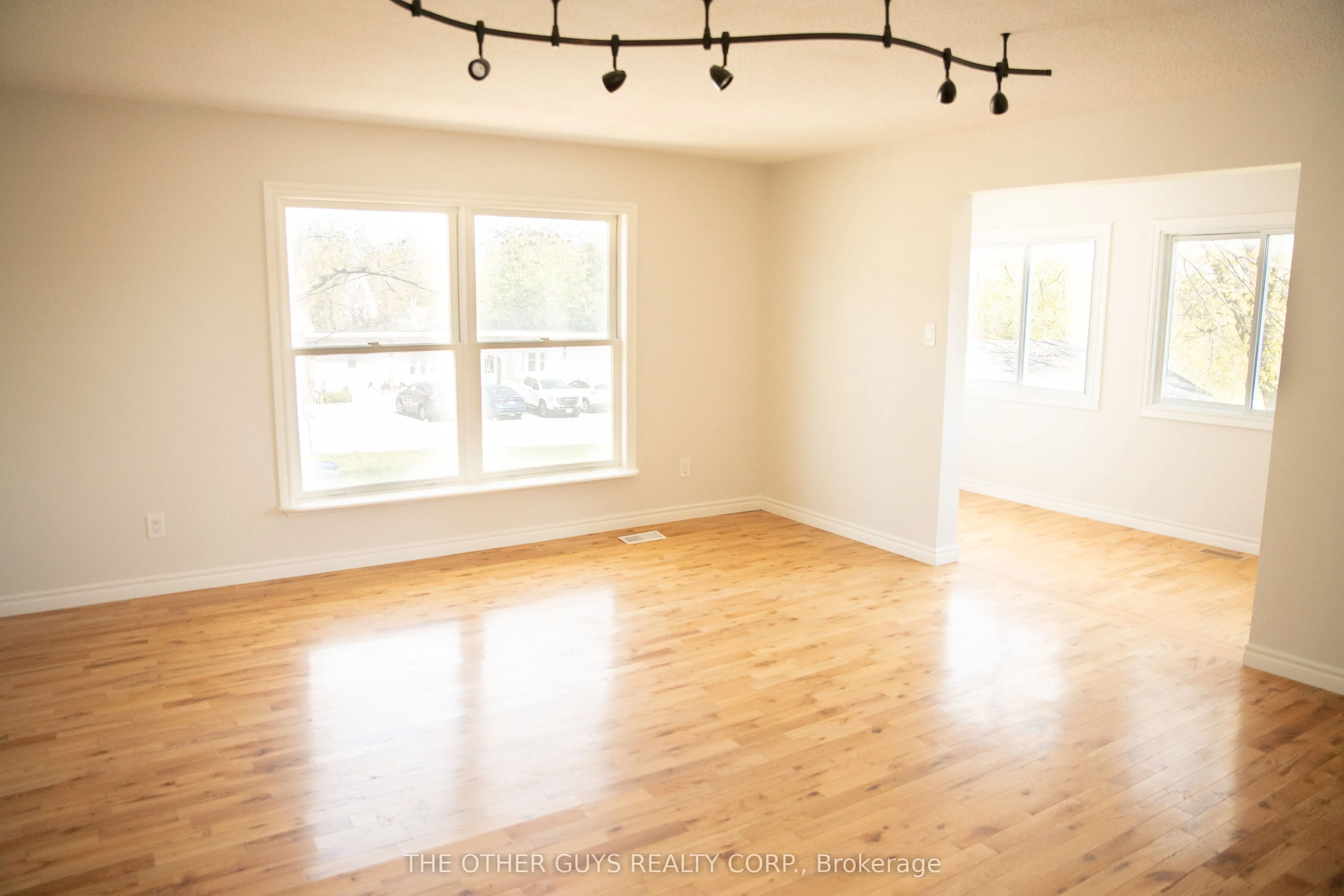 244 BARRIE Street, #Upper