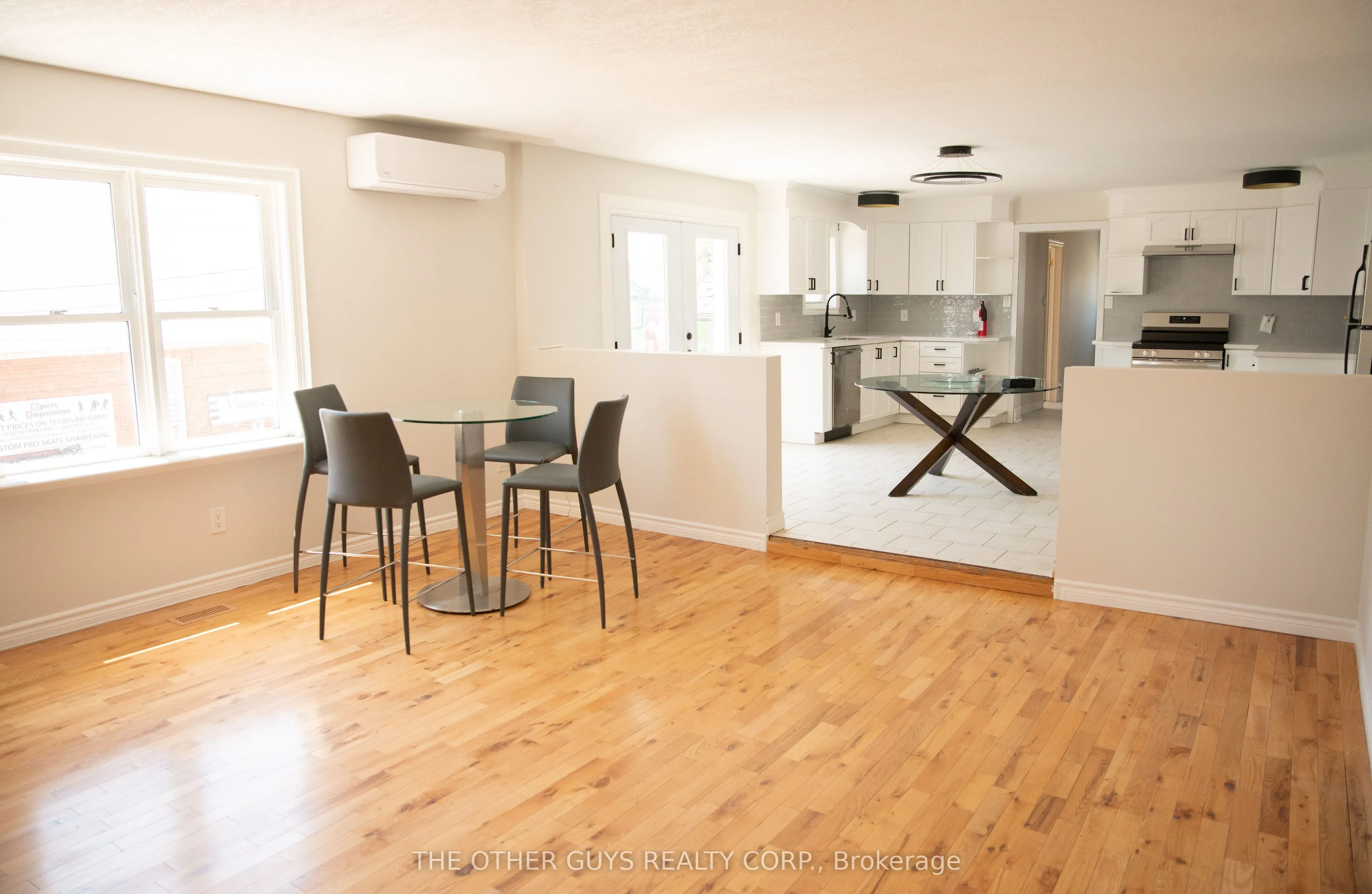 244 BARRIE Street, #Upper