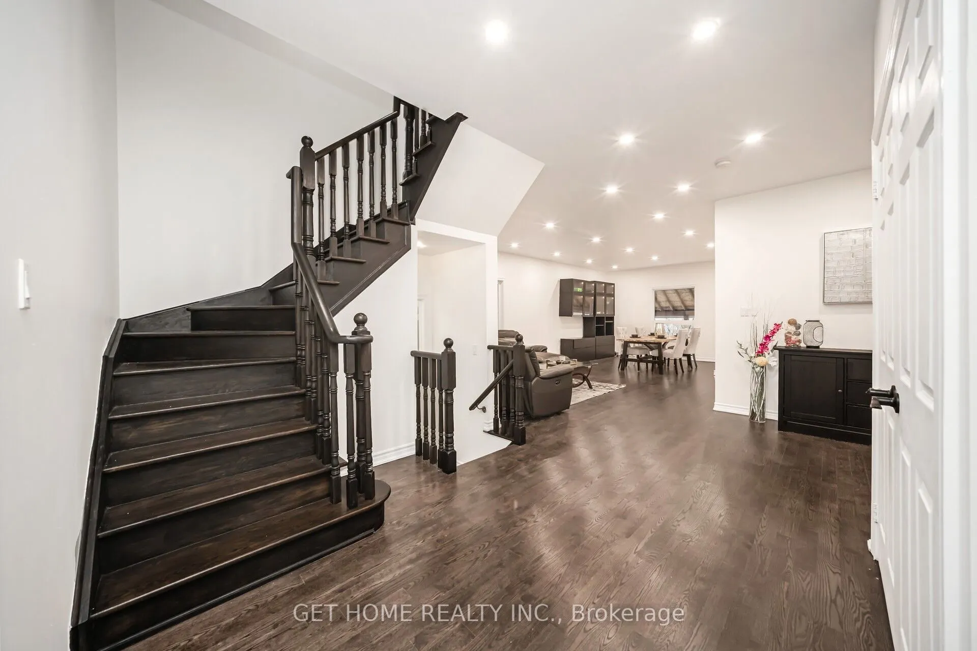 76 Cetona Avenue