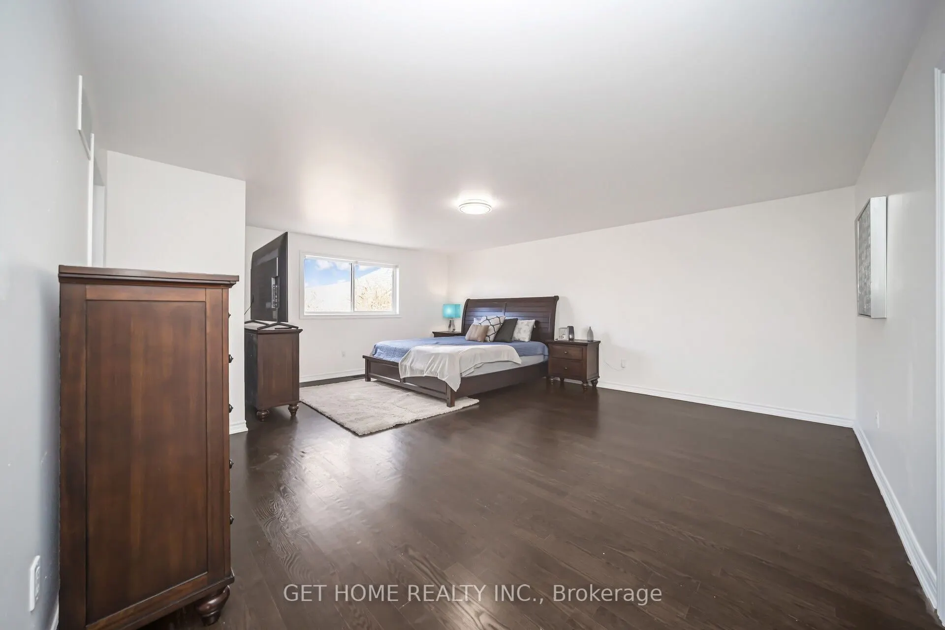 76 Cetona Avenue