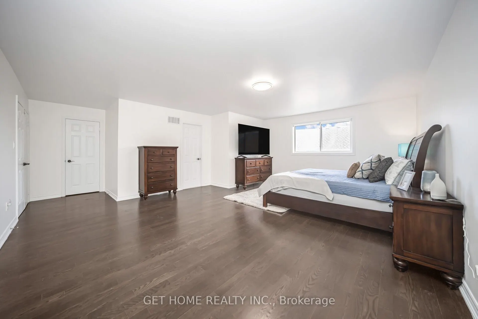 76 Cetona Avenue