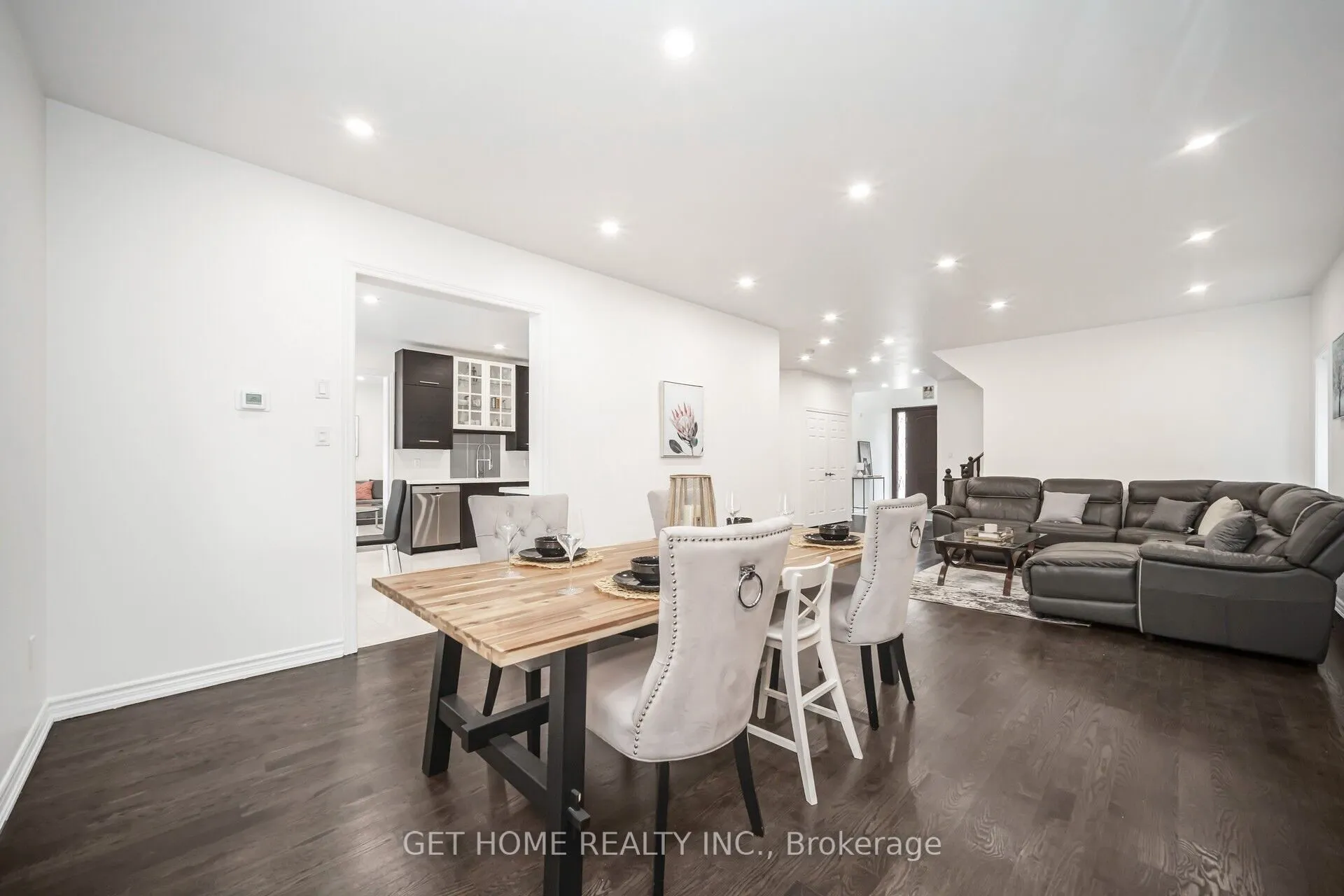 76 Cetona Avenue