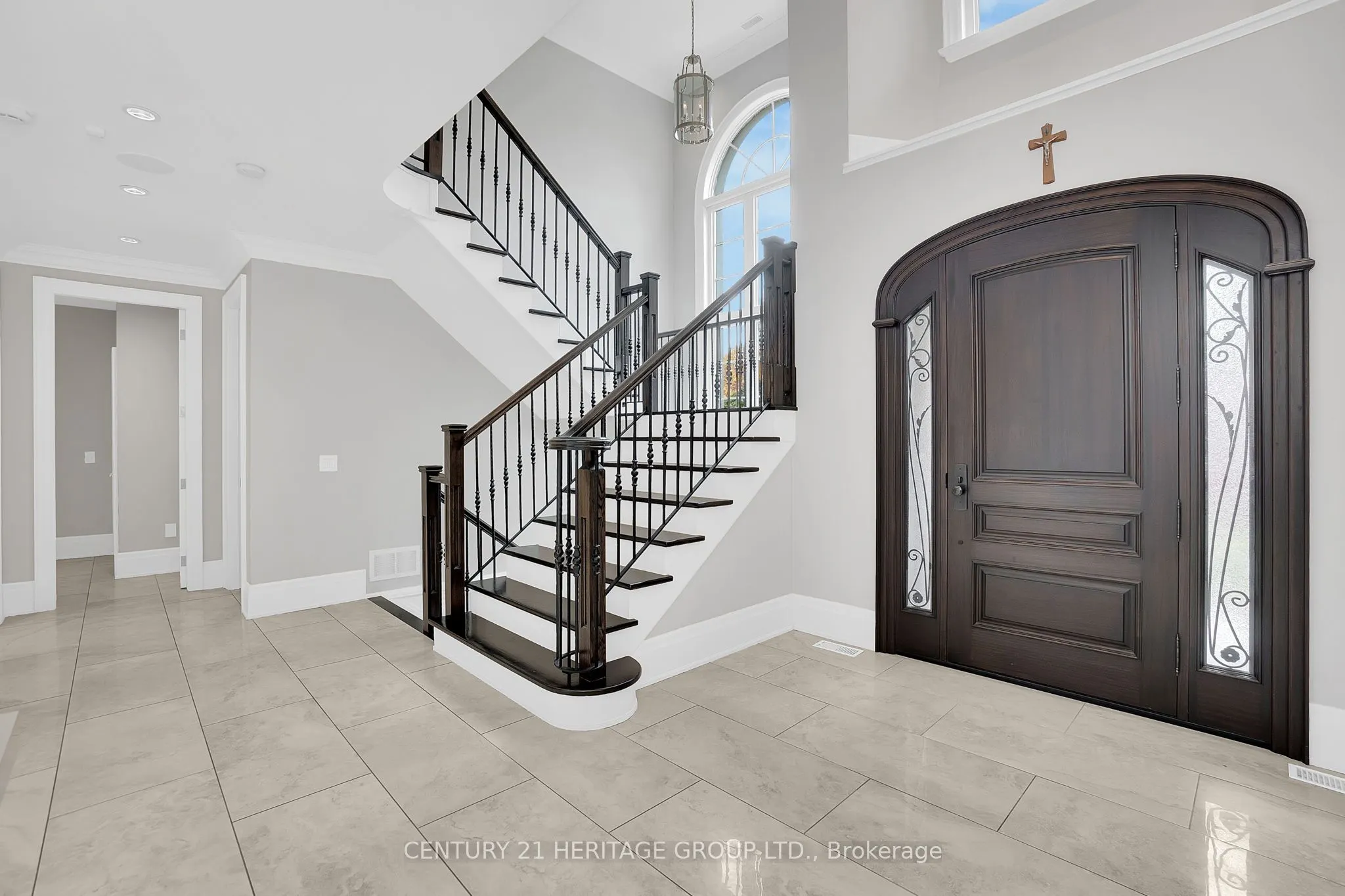 3 Curran Court