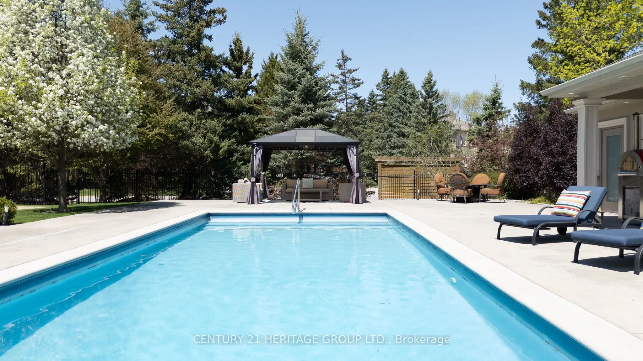 3 Curran Court