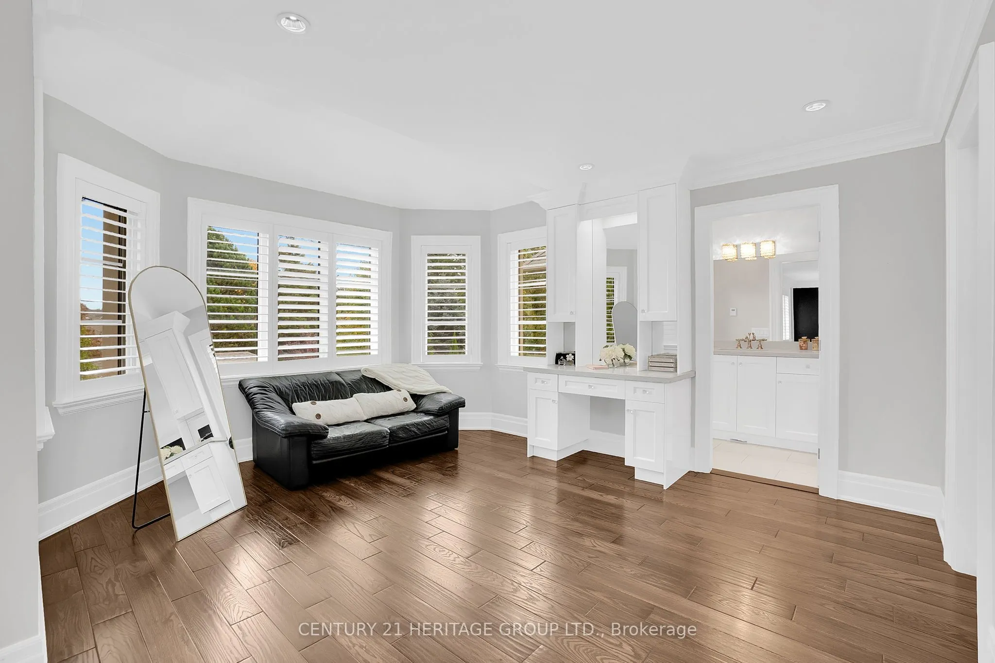 3 Curran Court