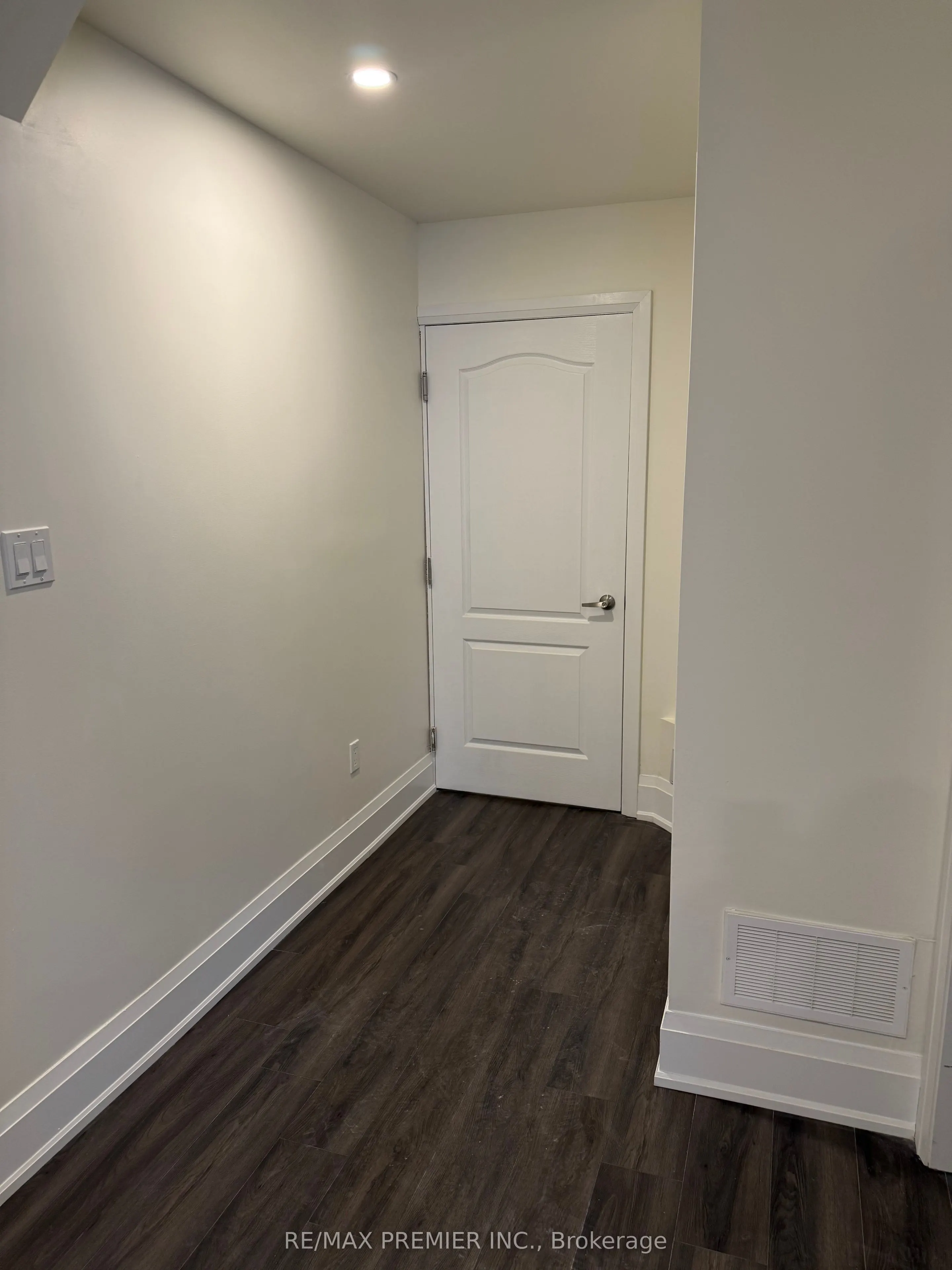 590 Kleinburg Summit Way, #Lower