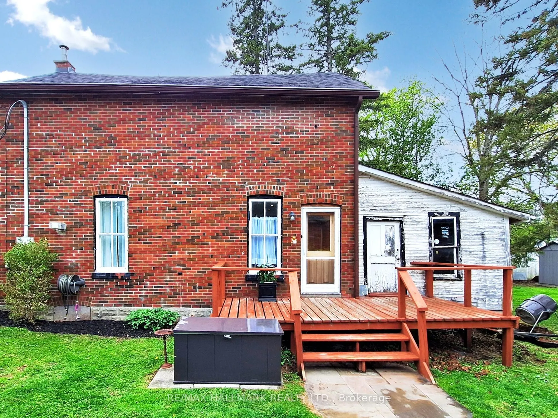 6 Rouge Street