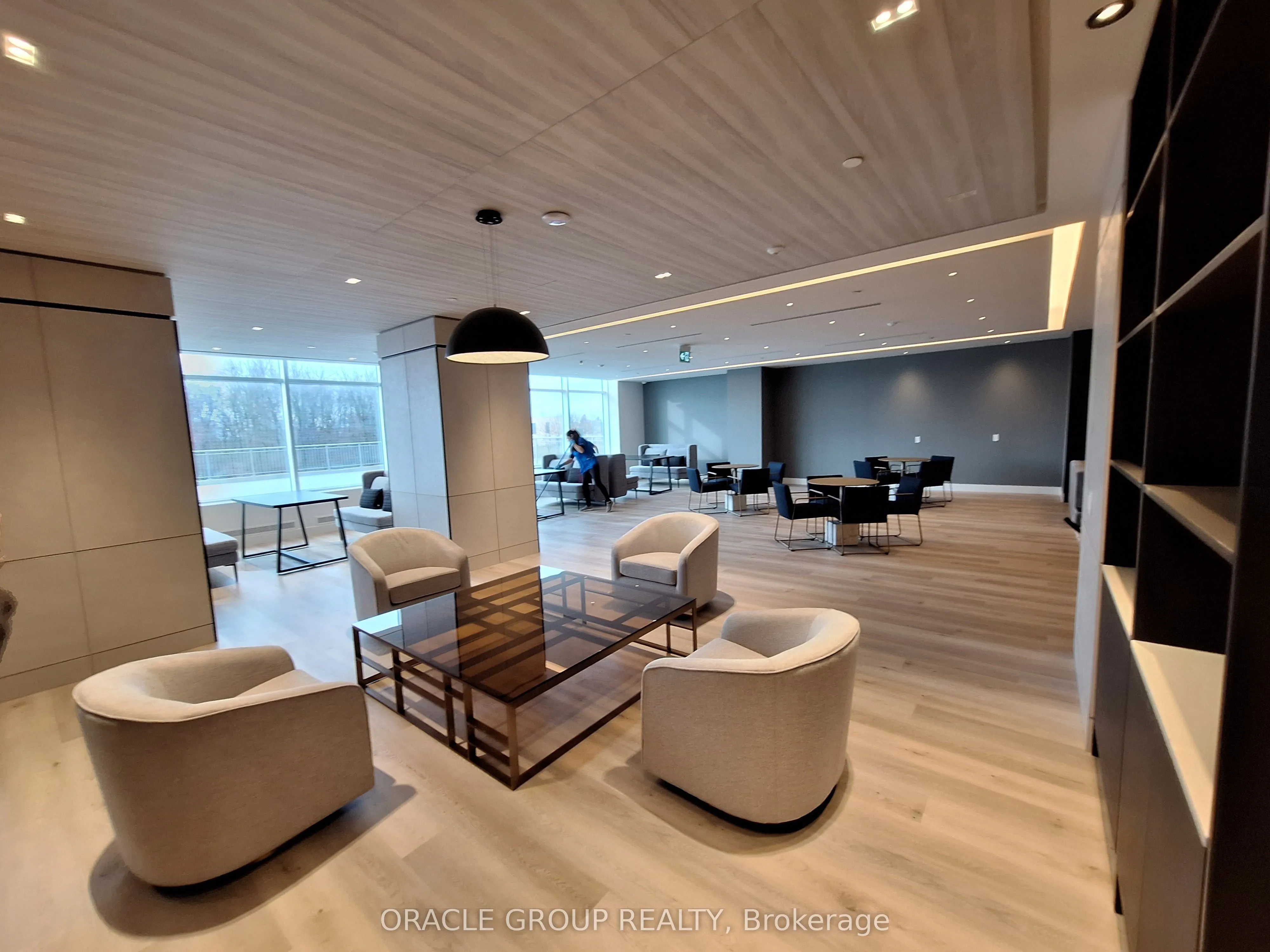 50 Upper Mall Way, #B-2909