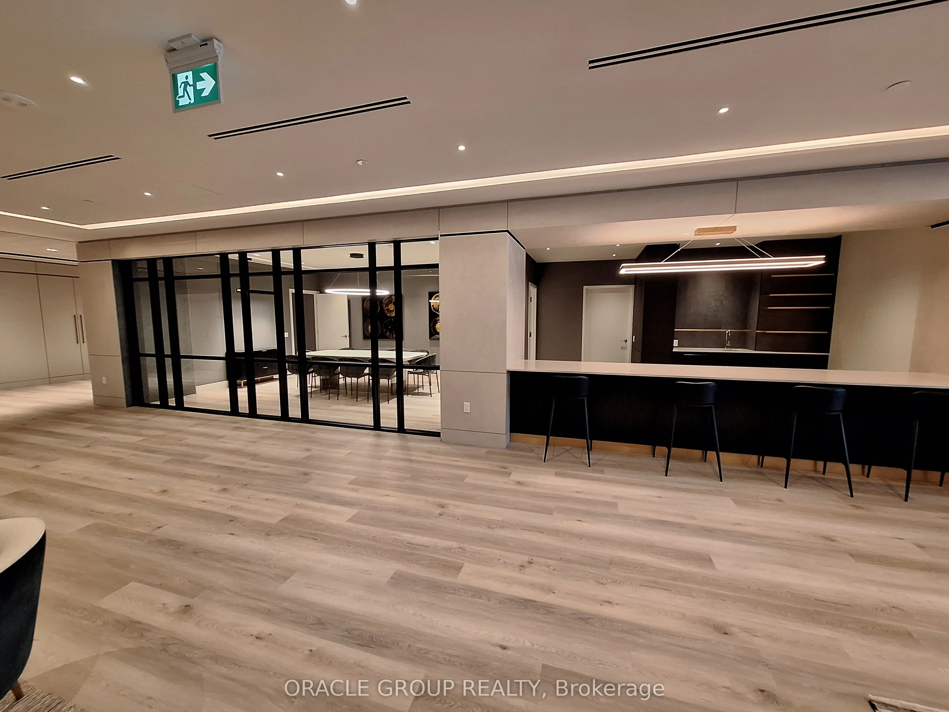 50 Upper Mall Way, #B-2909