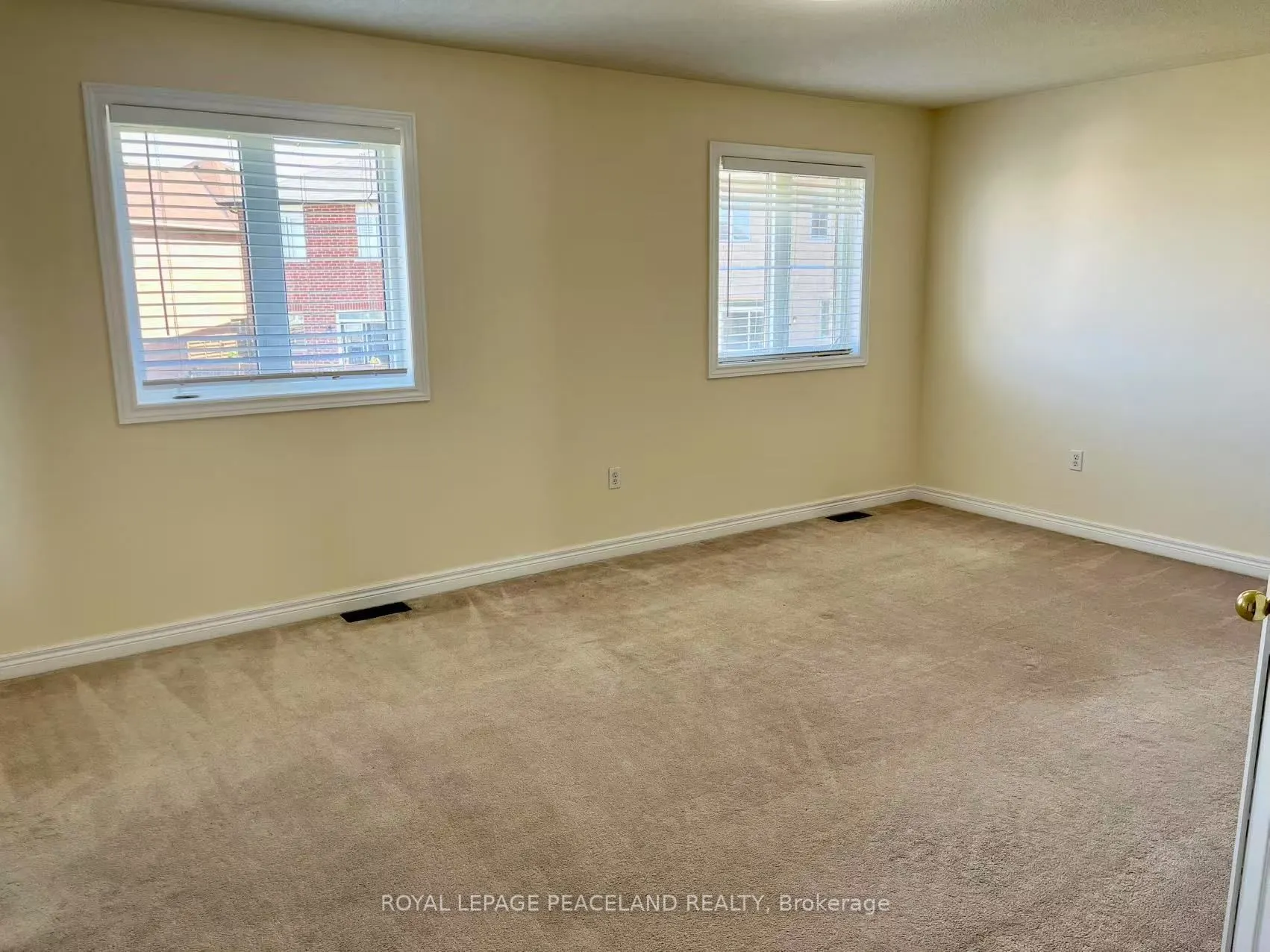 1043 Stuffles Crescent
