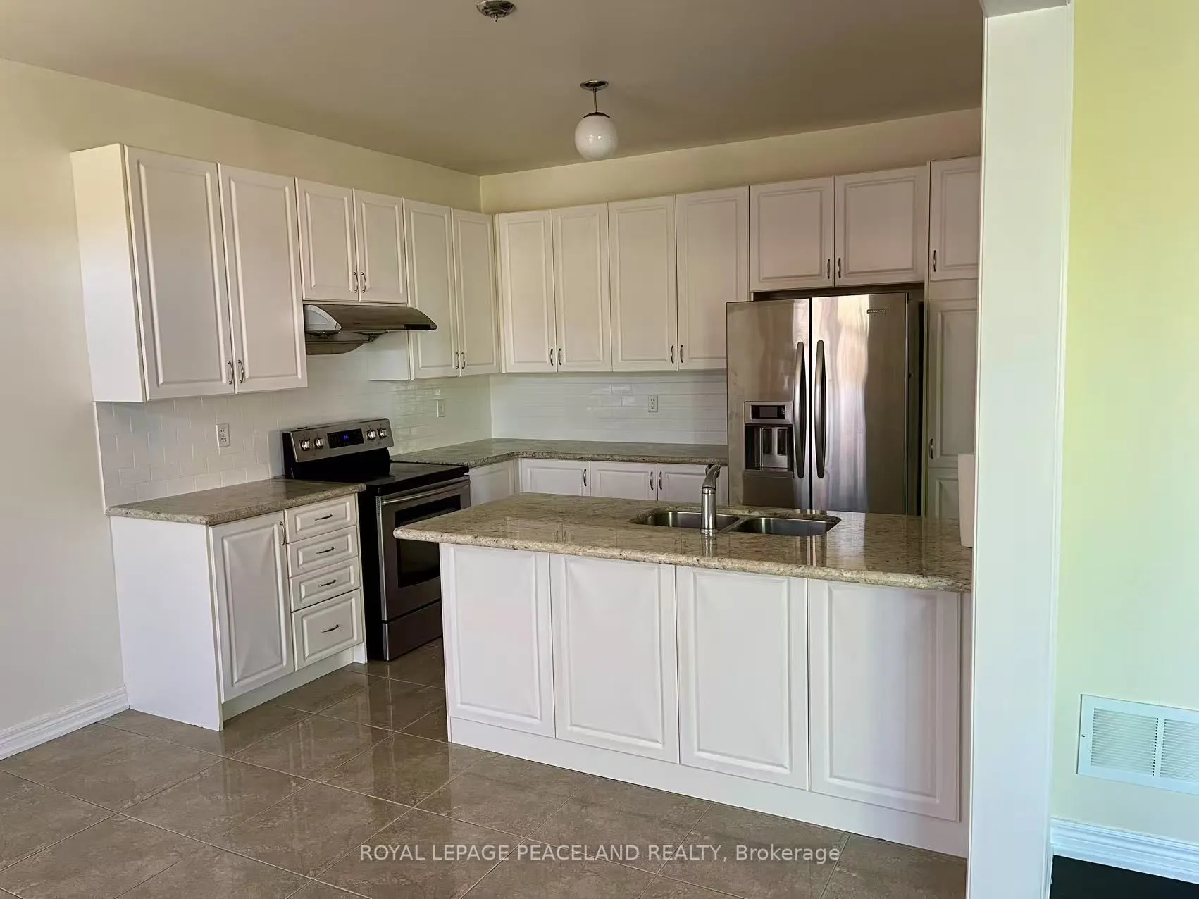 1043 Stuffles Crescent