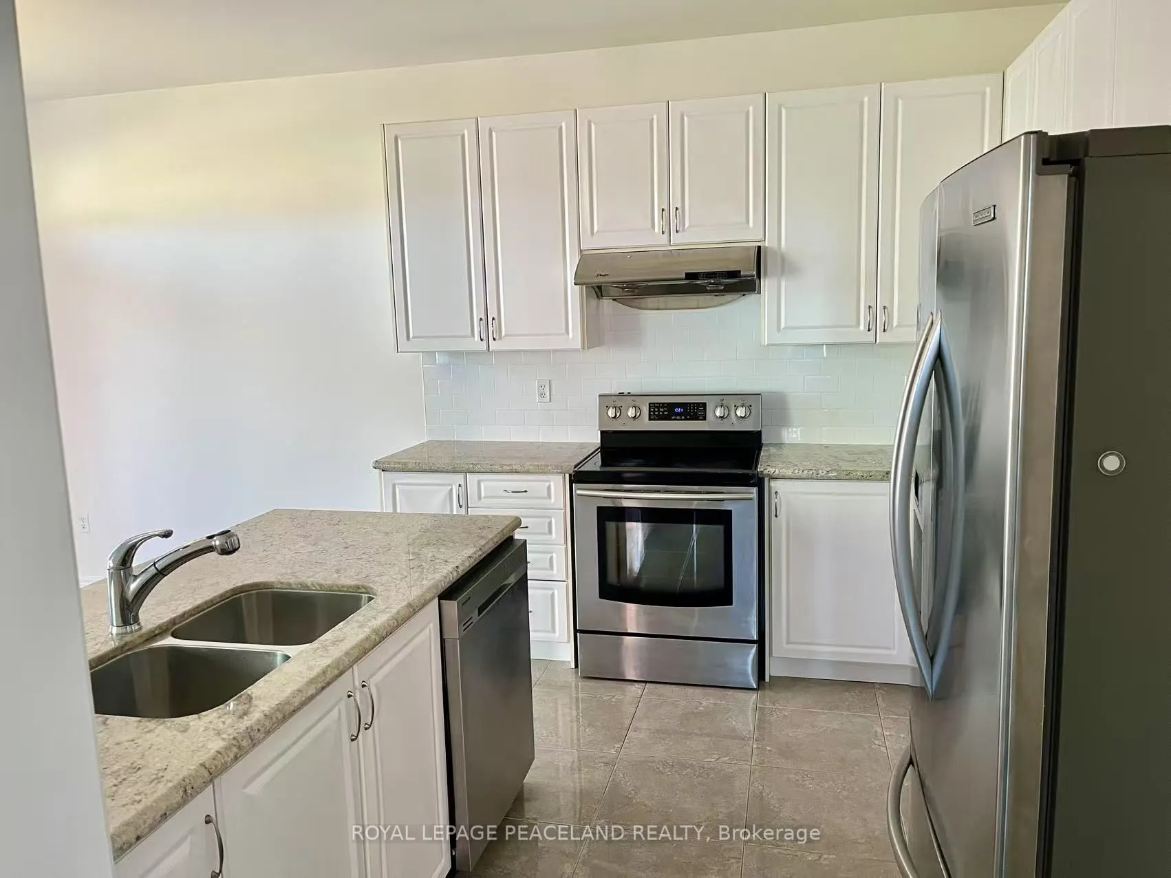 1043 Stuffles Crescent