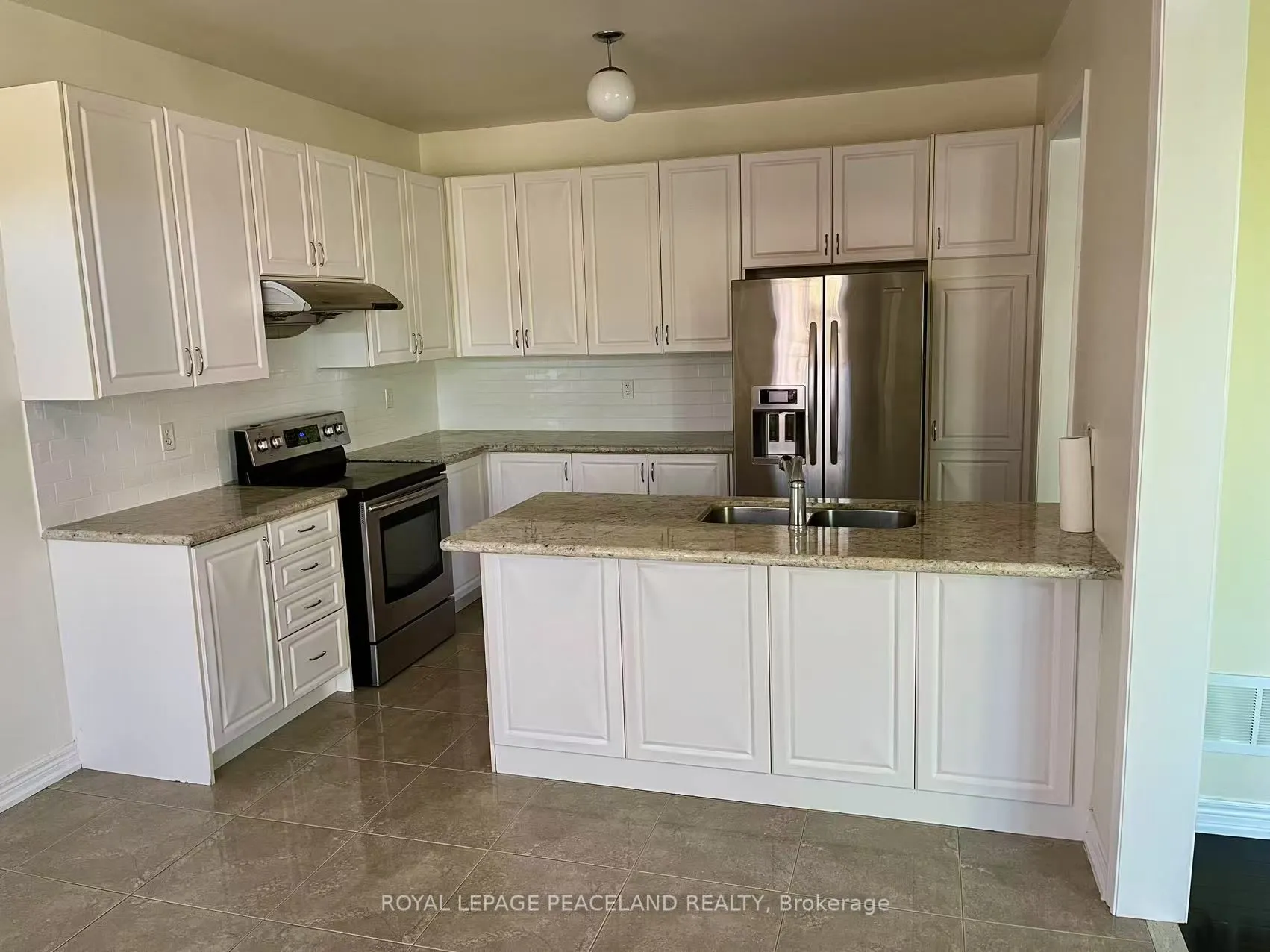 1043 Stuffles Crescent