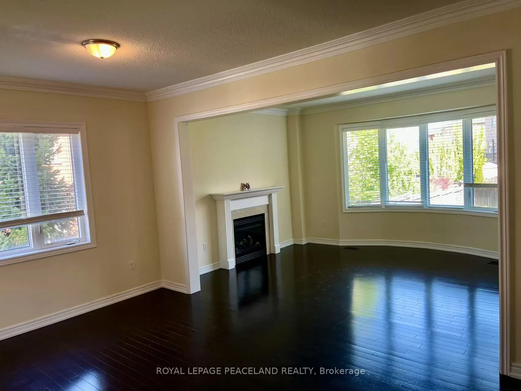 1043 Stuffles Crescent