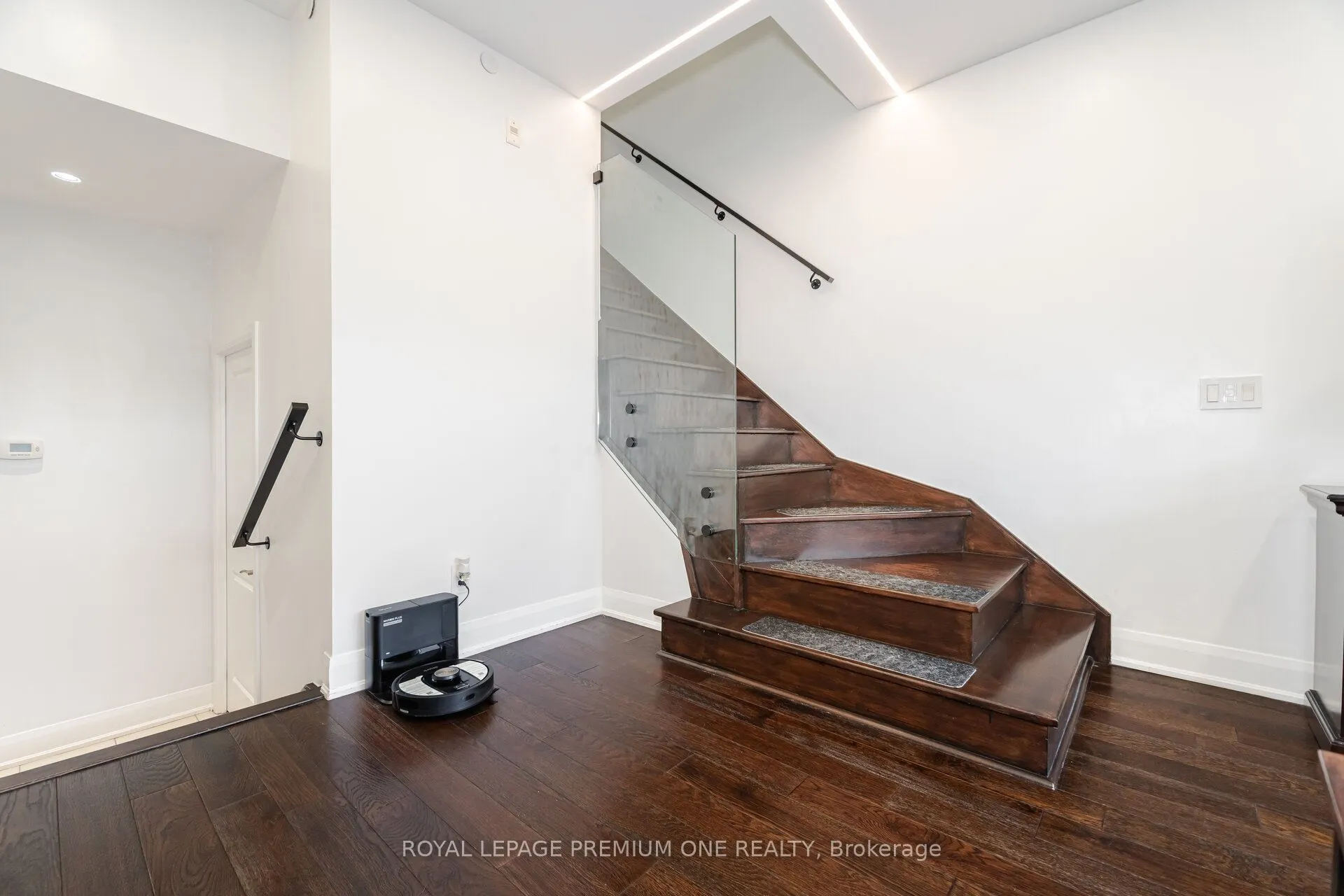 4700 Highway 7, #107