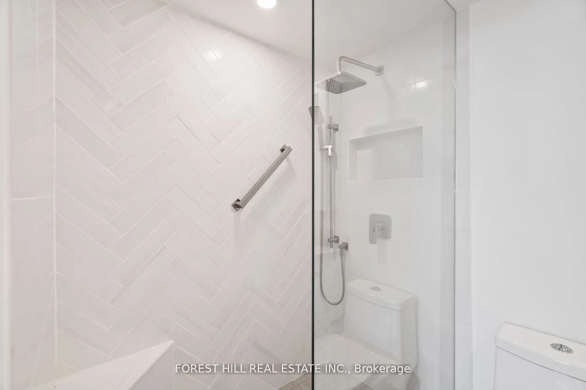 7601 Bathurst Street, #1203