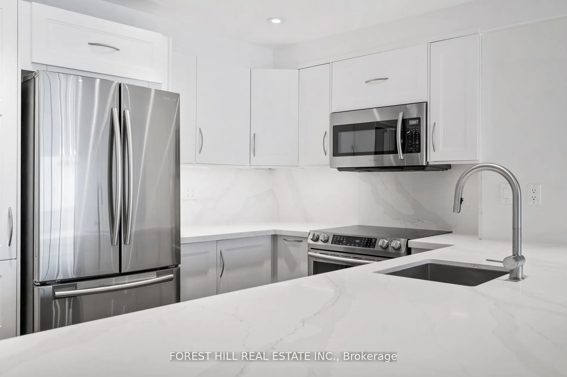 7601 Bathurst Street, #1203