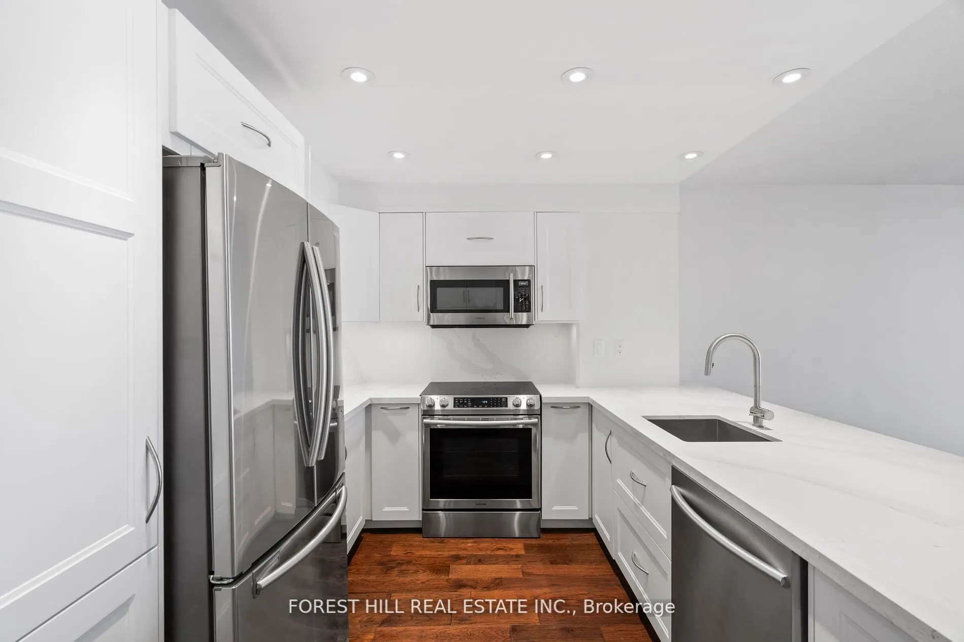 7601 Bathurst Street, #1203