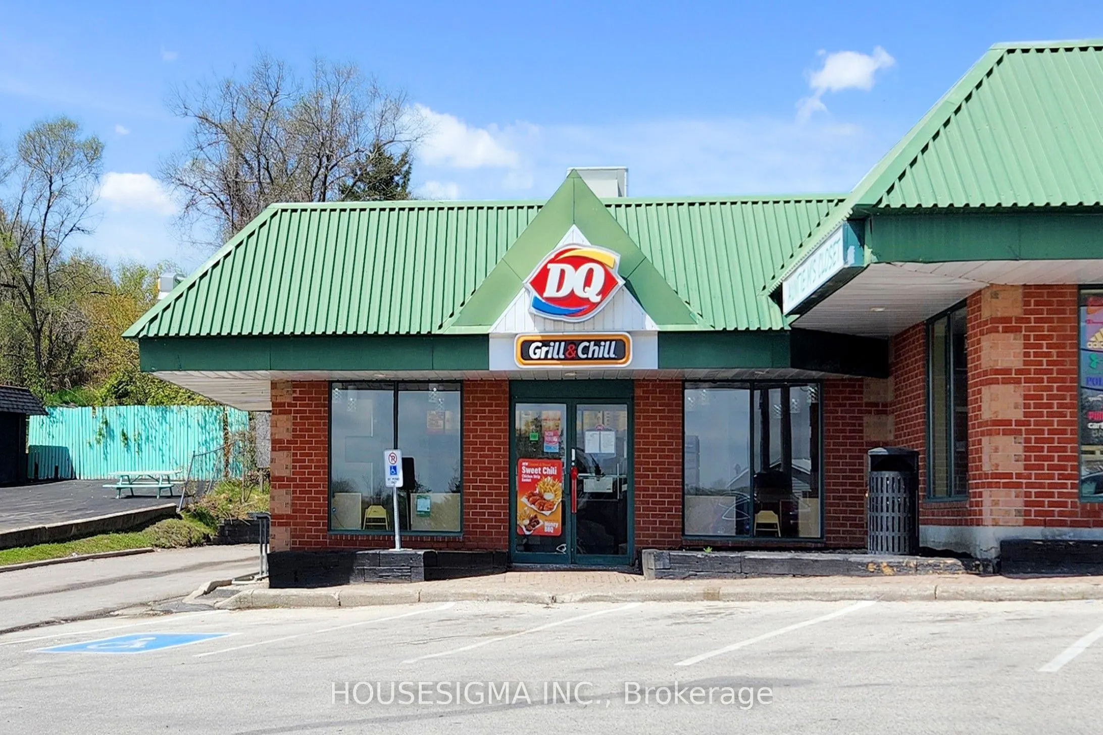 482 The Queensway Avenue S, #1