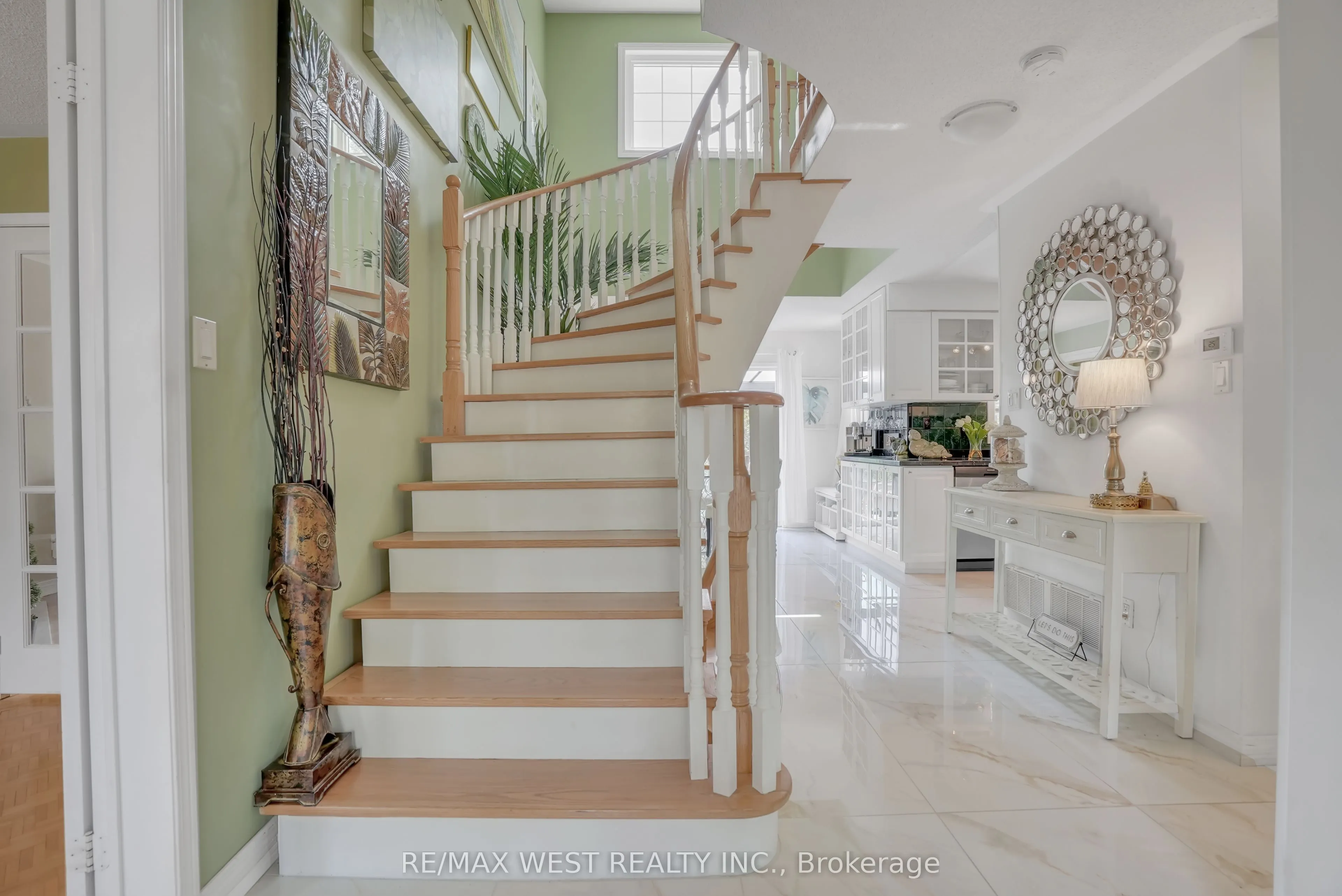 19 Darling Crescent