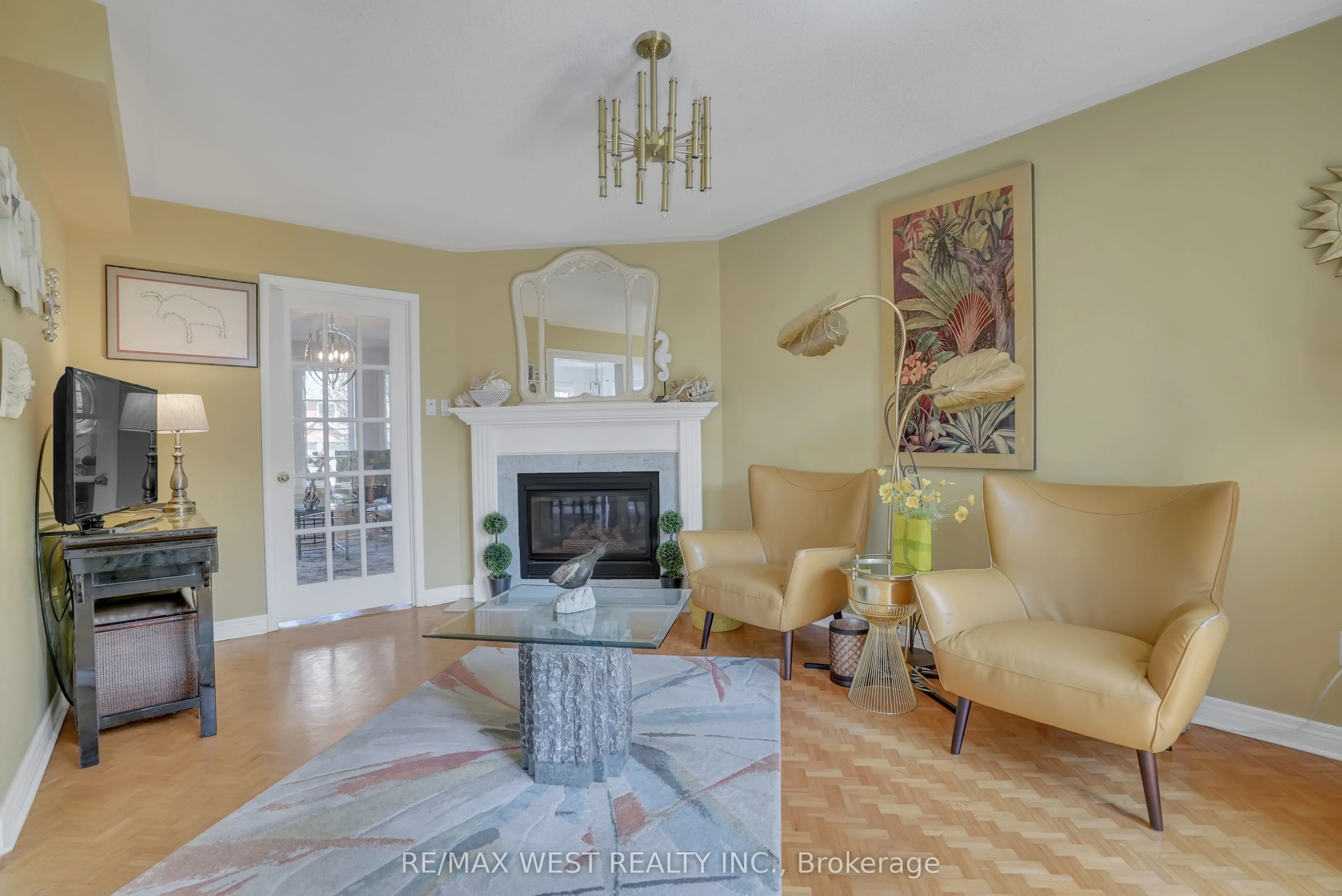19 Darling Crescent