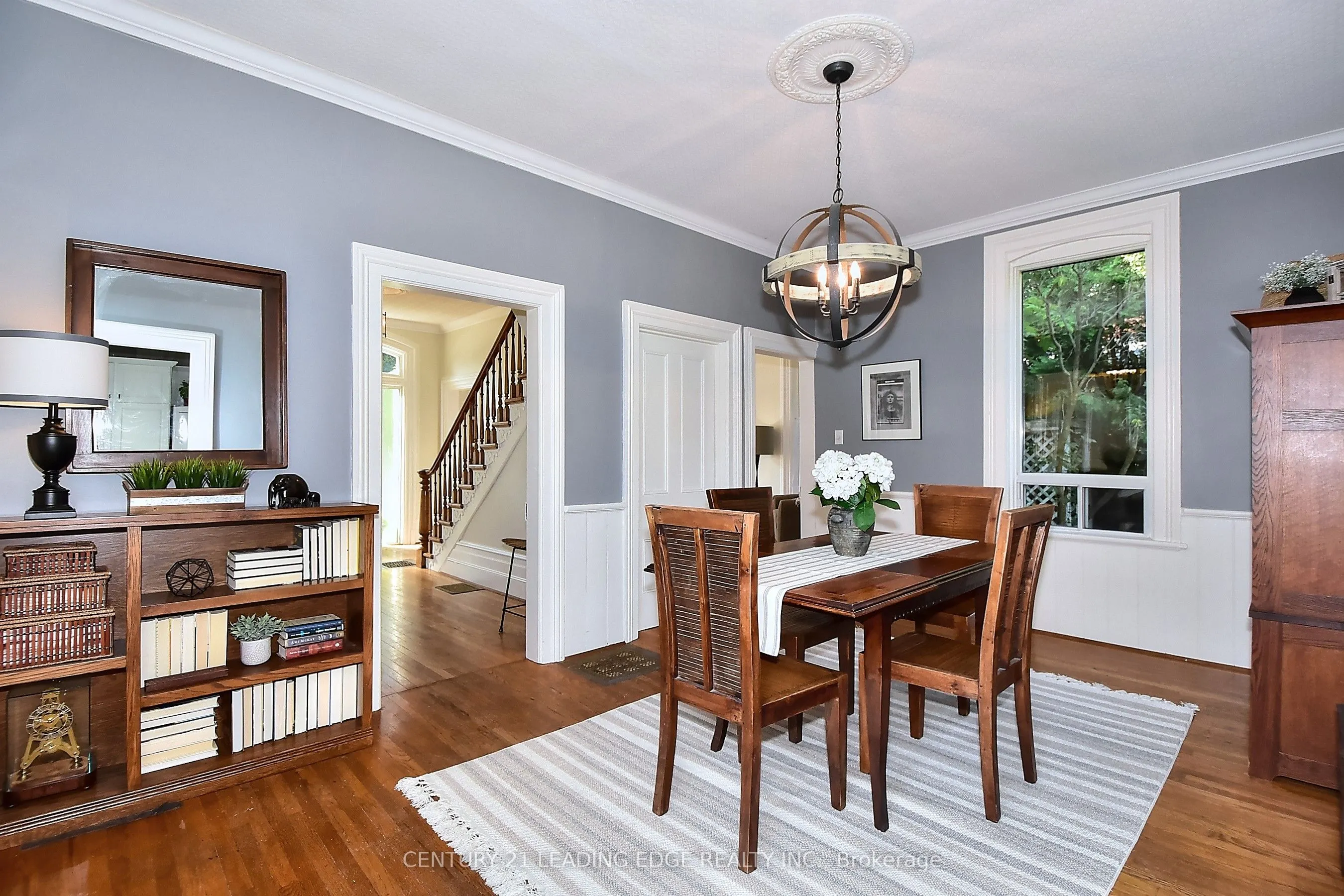 55 Brock Street E