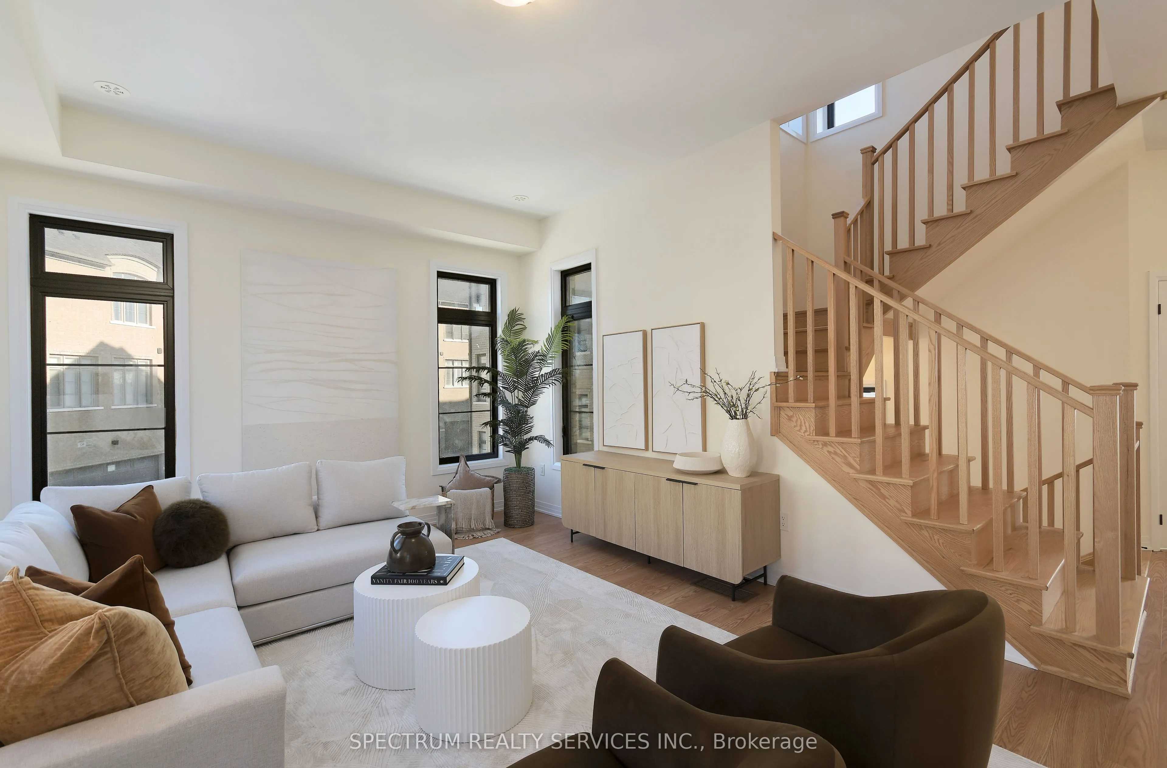 155 De La Roche Drive