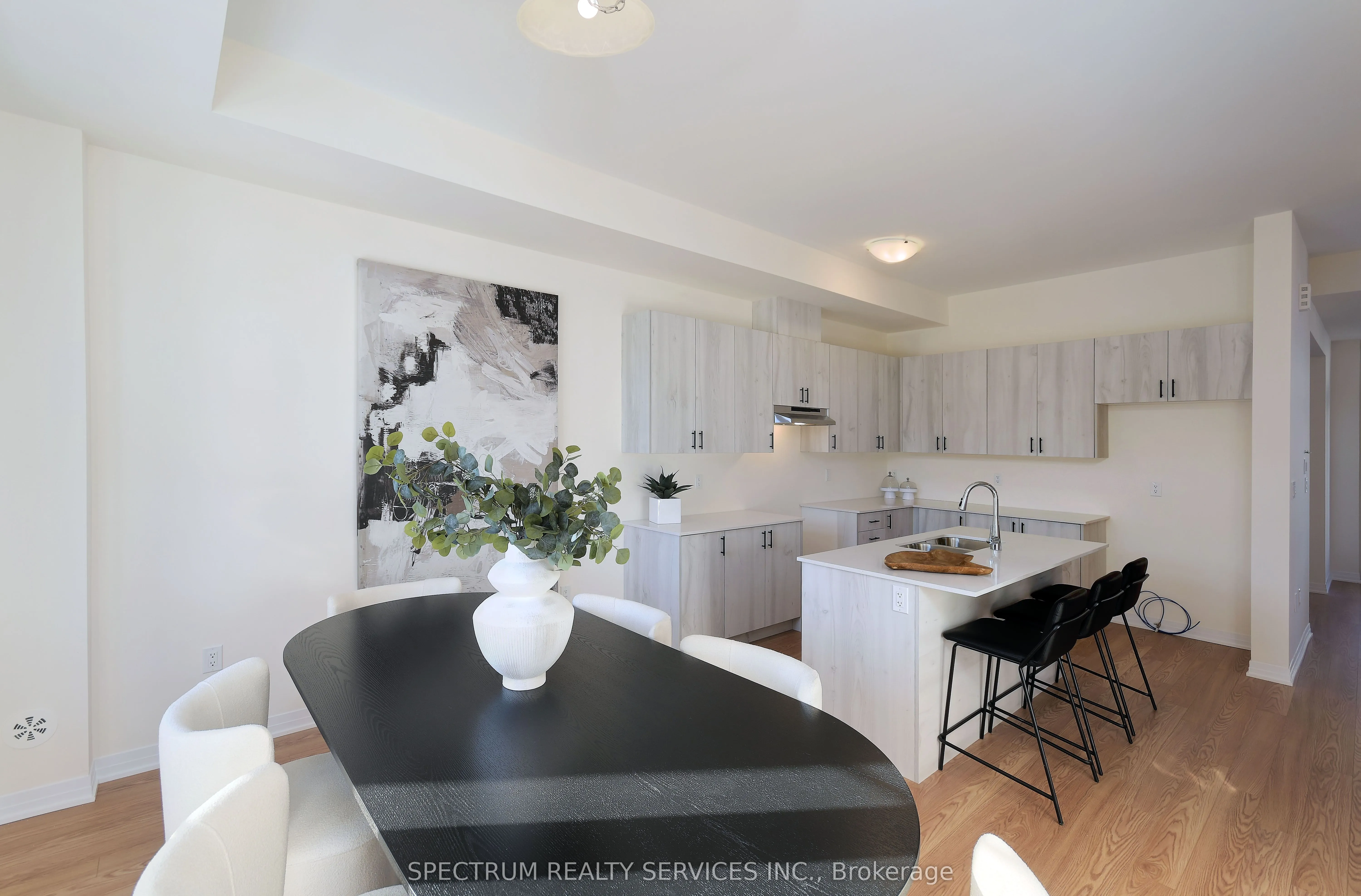 155 De La Roche Drive