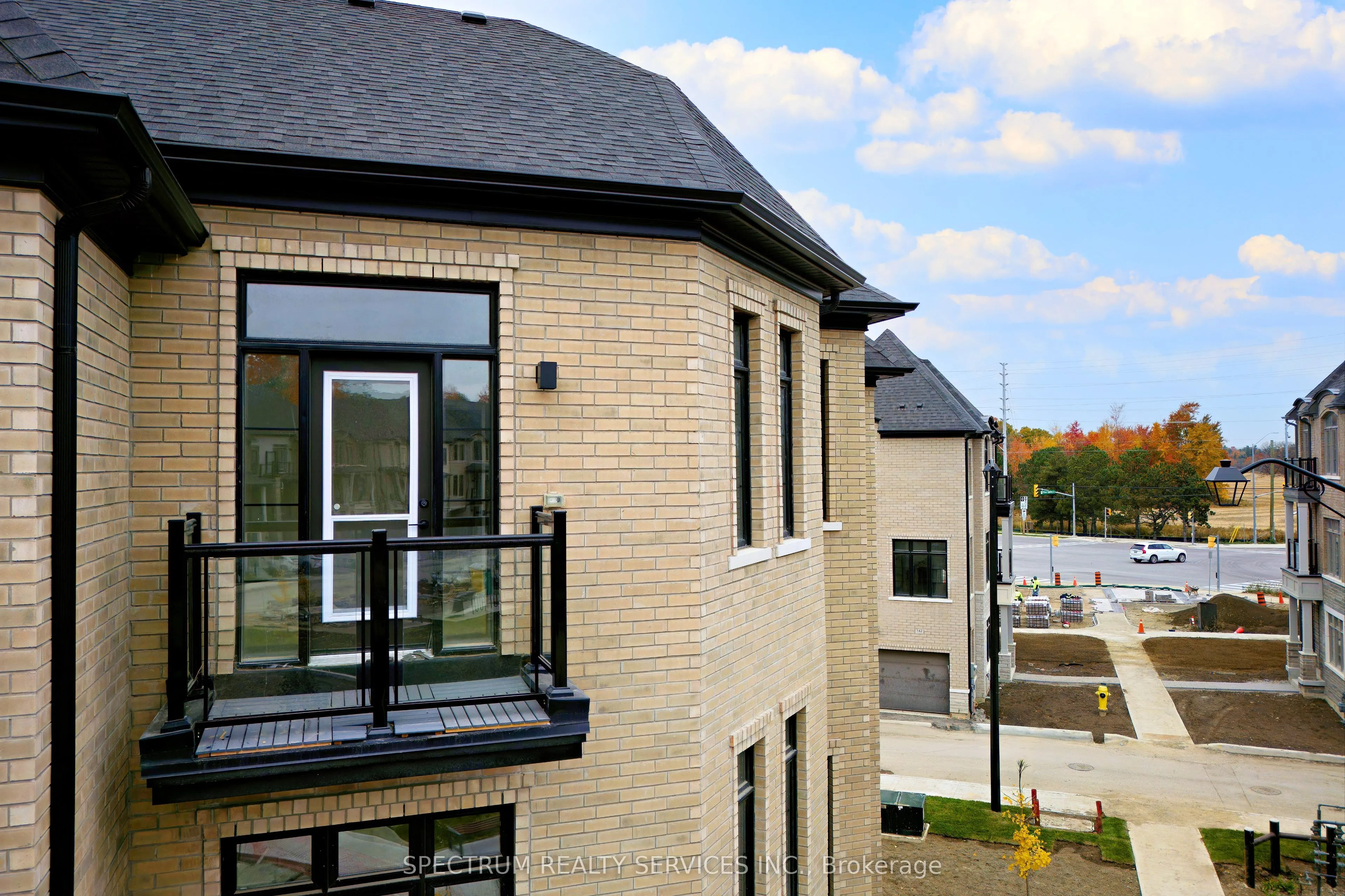 155 De La Roche Drive