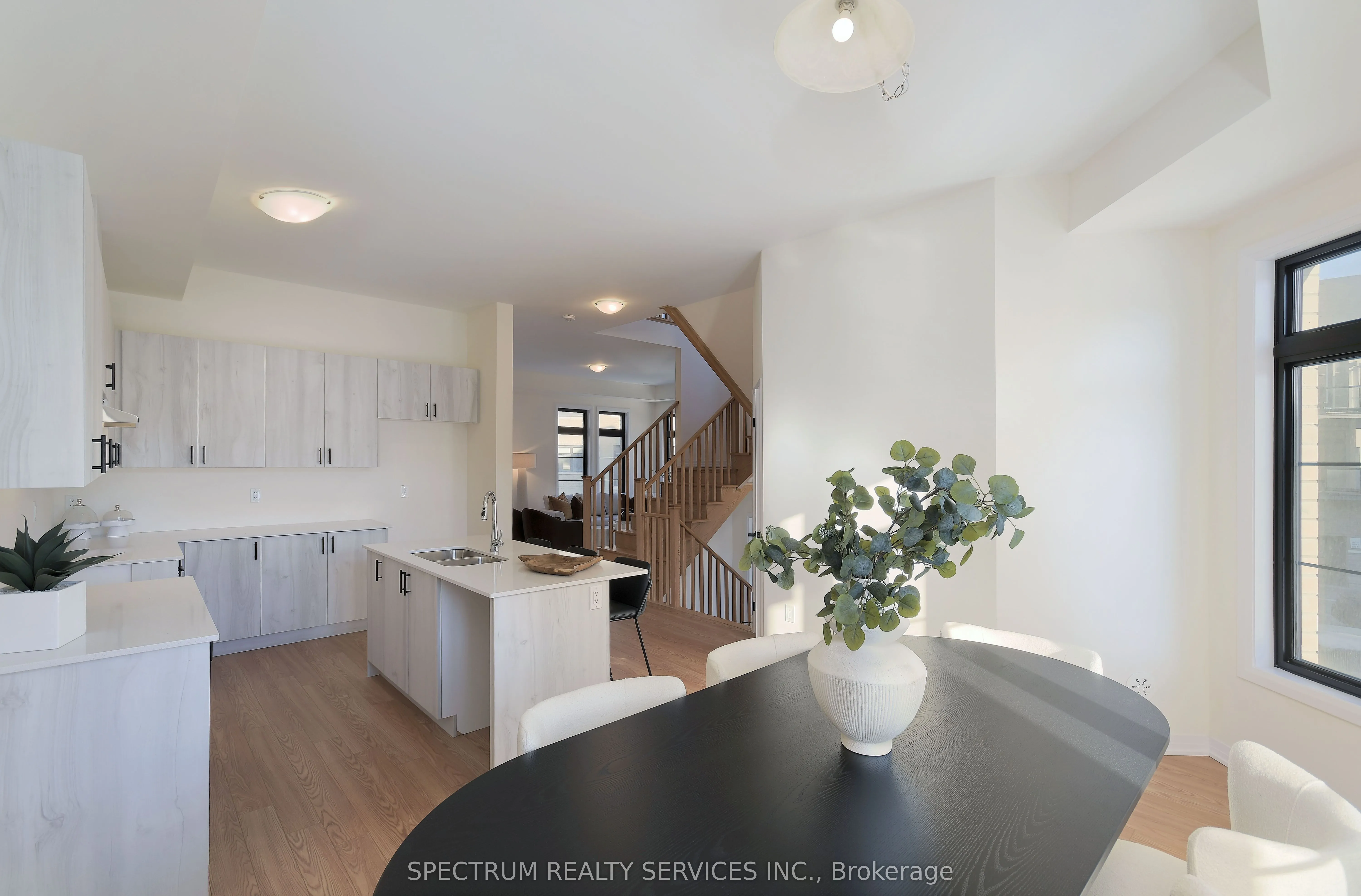 155 De La Roche Drive