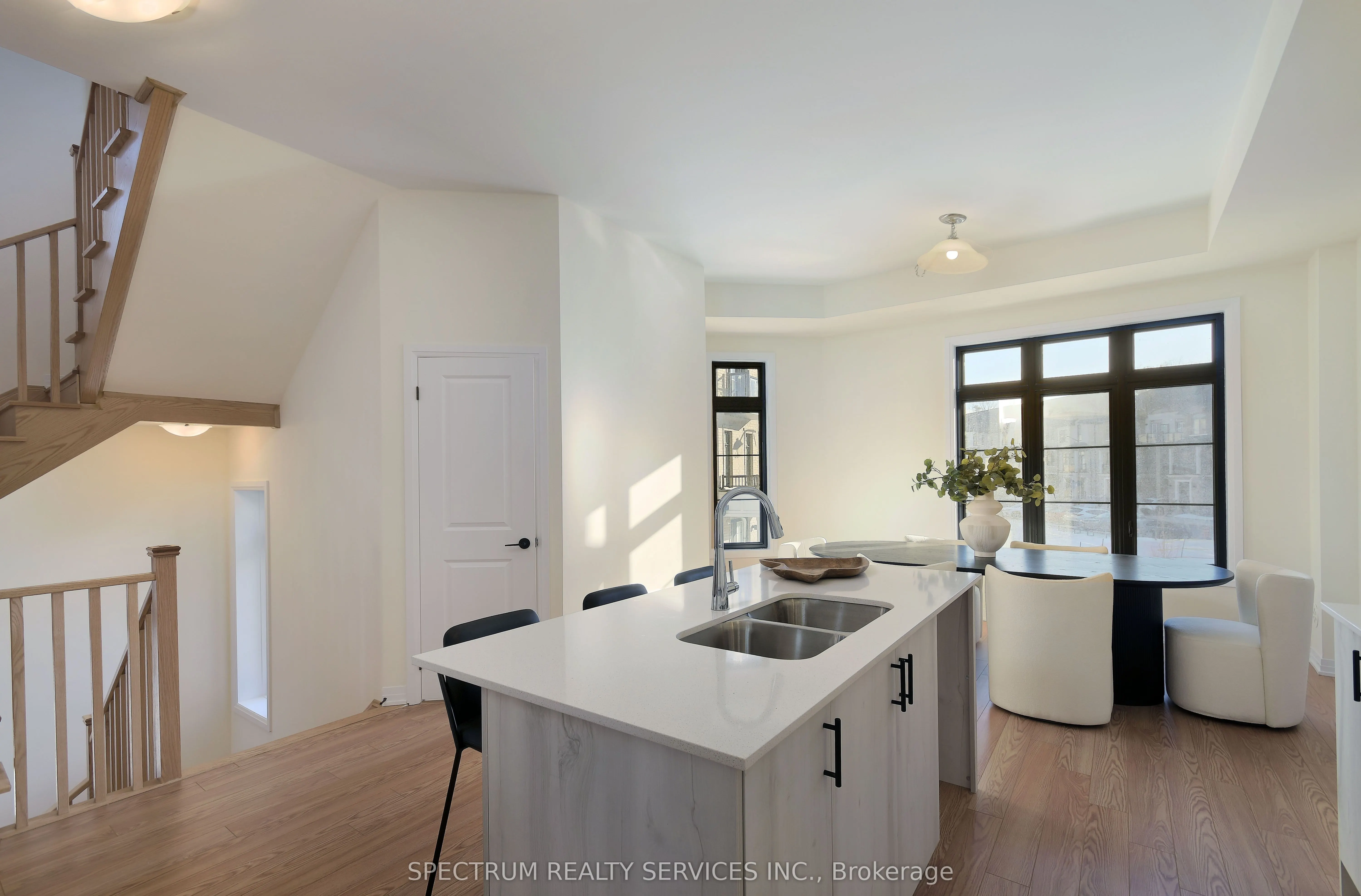 155 De La Roche Drive