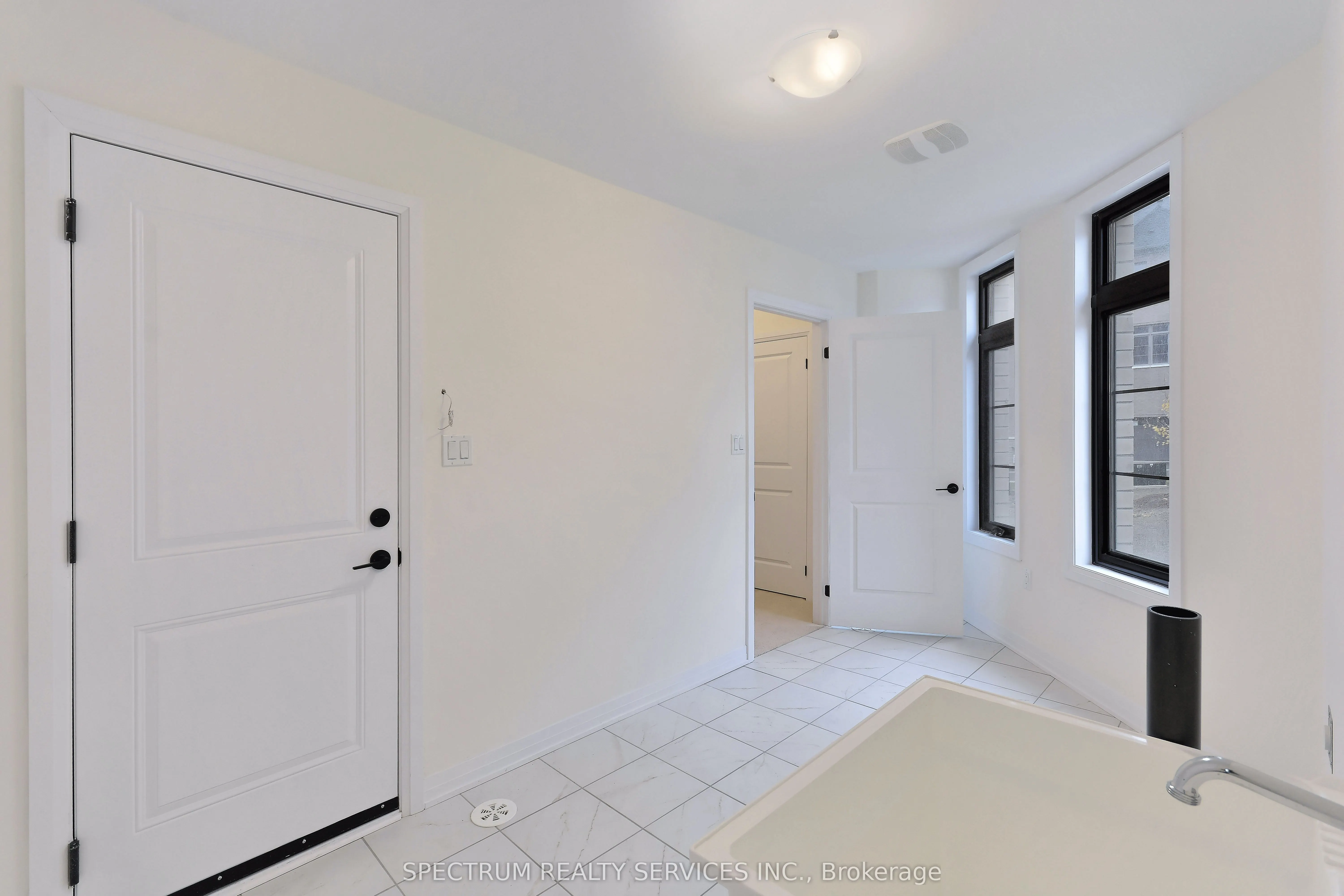 155 De La Roche Drive