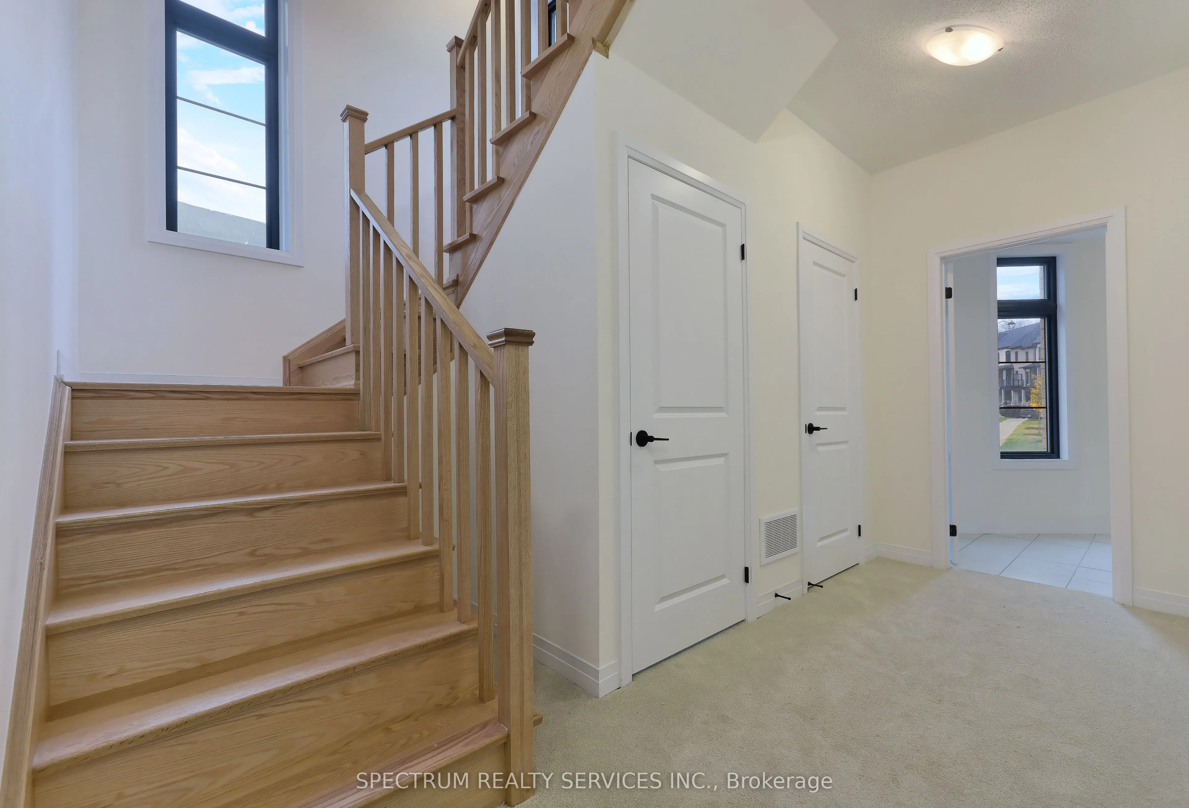 155 De La Roche Drive