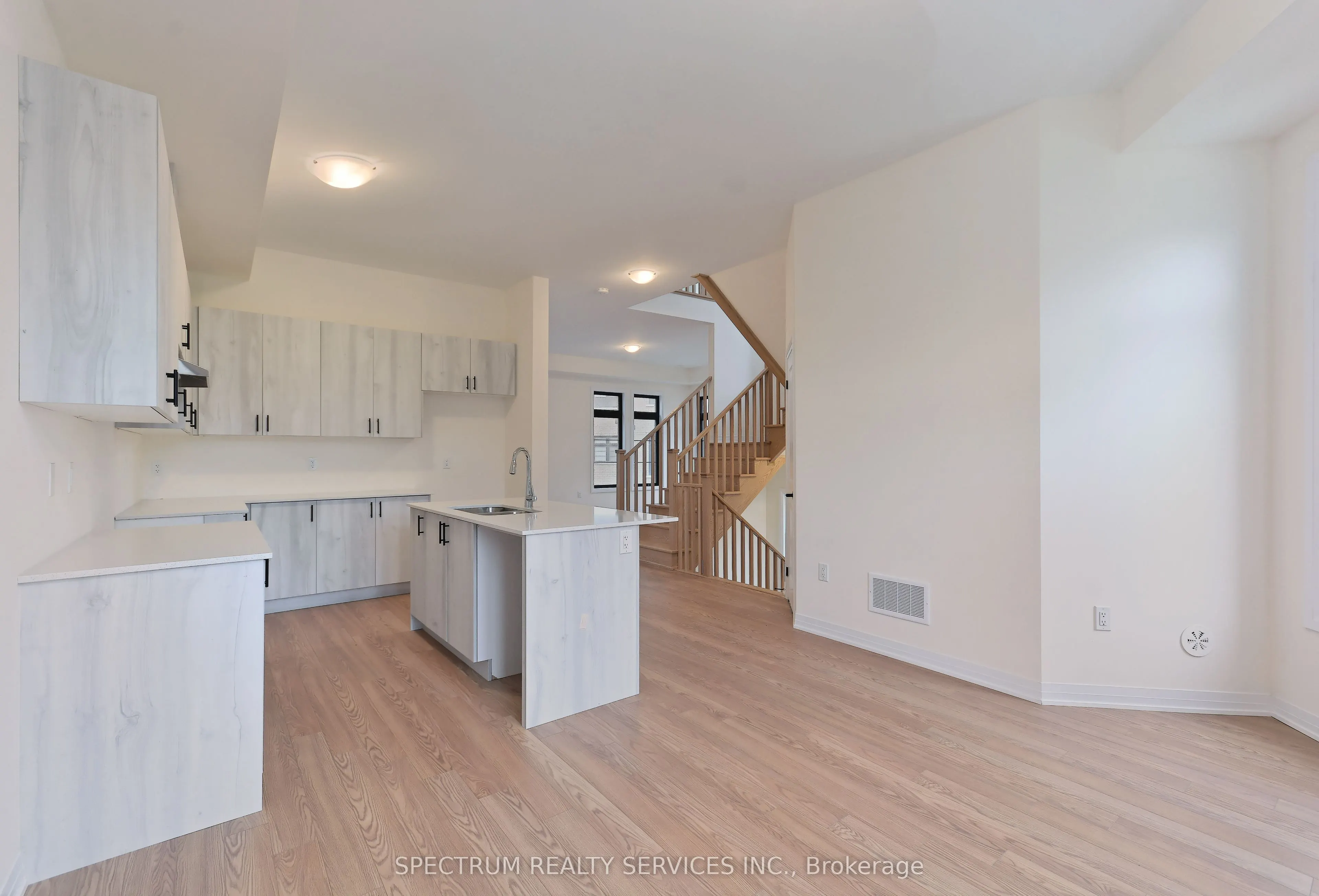 155 De La Roche Drive