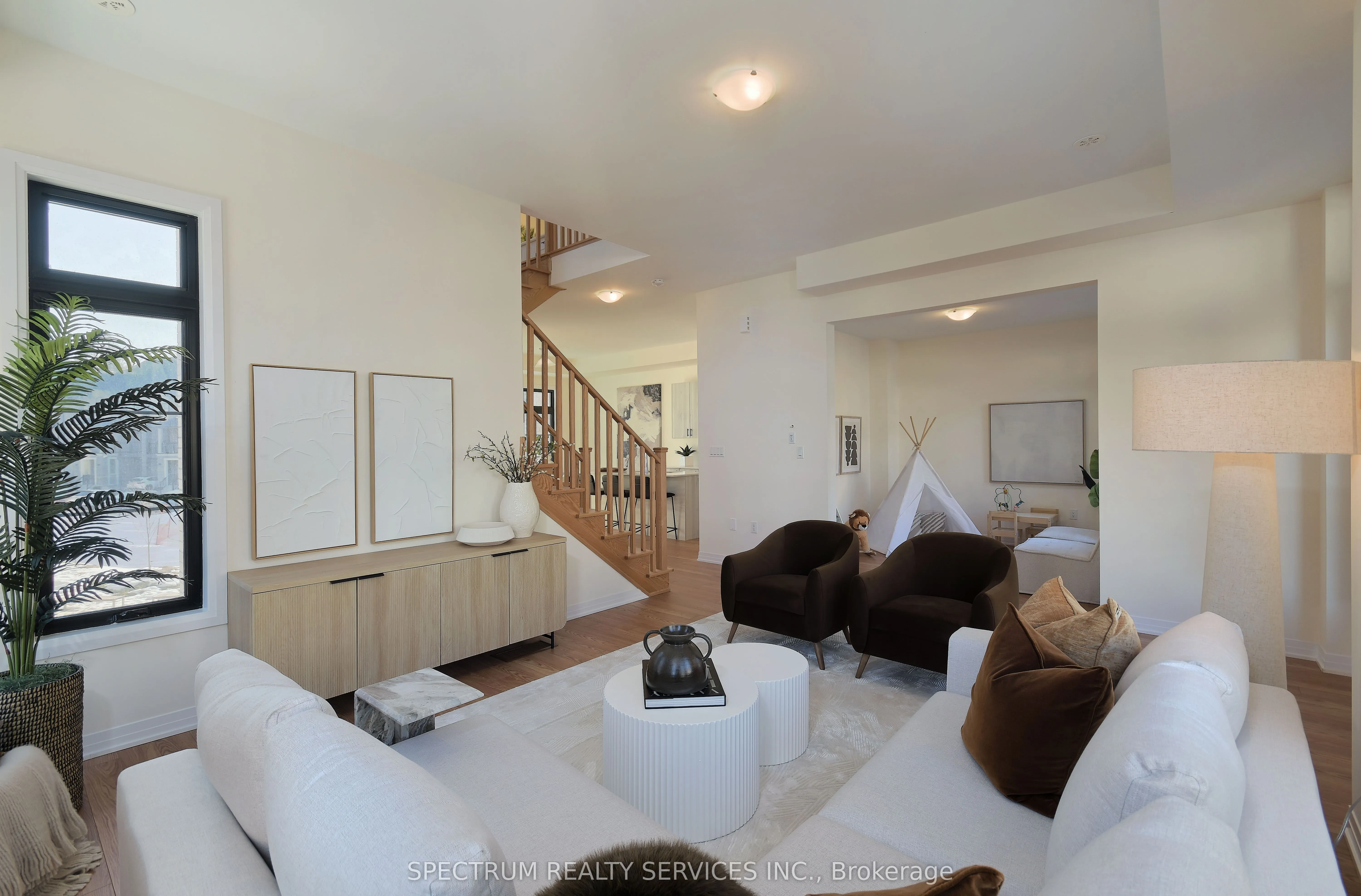 155 De La Roche Drive